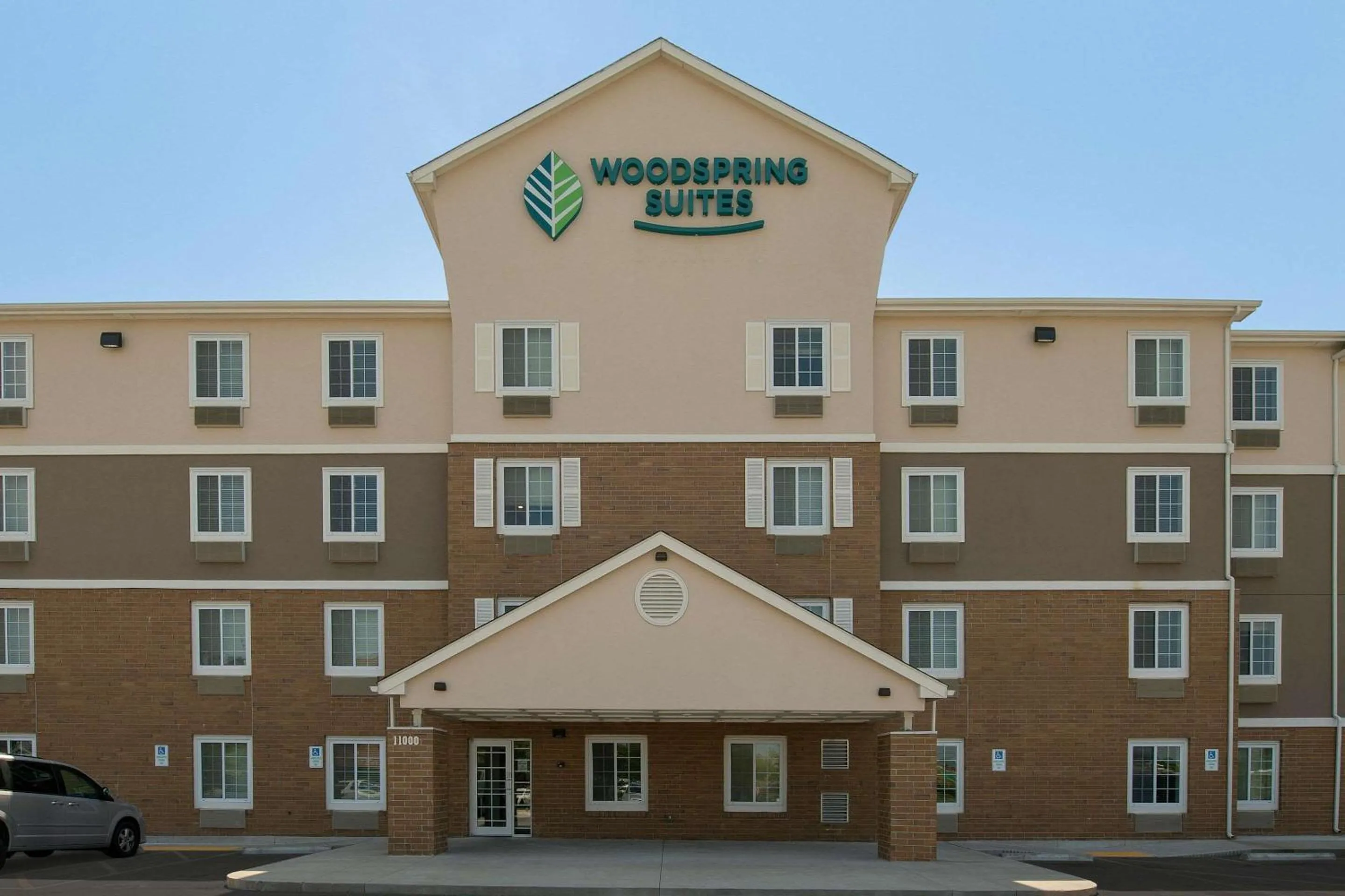 Property building in WoodSpring Suites Broken Arrow