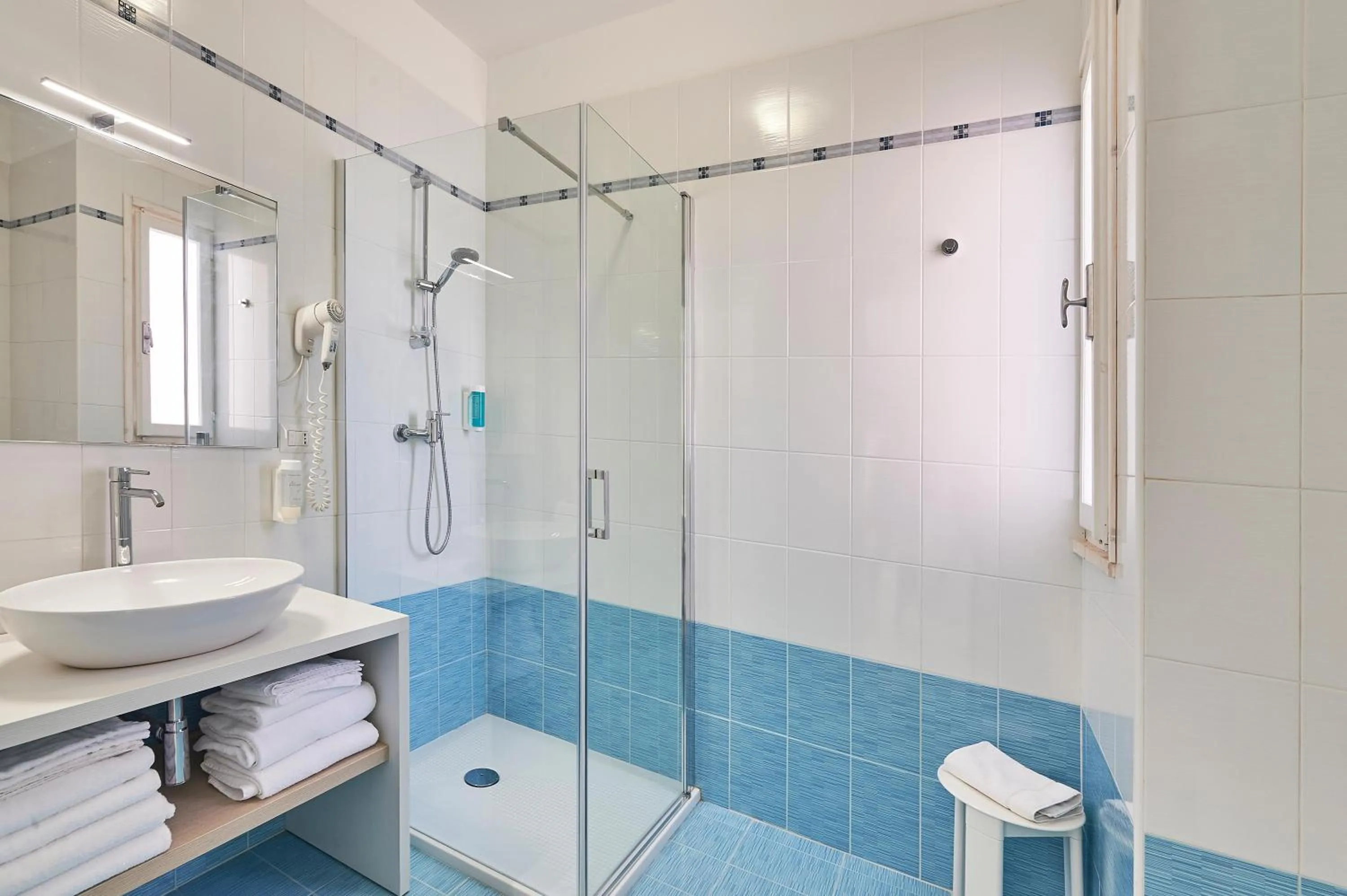 Shower in Costa del Salento - CDSHotels