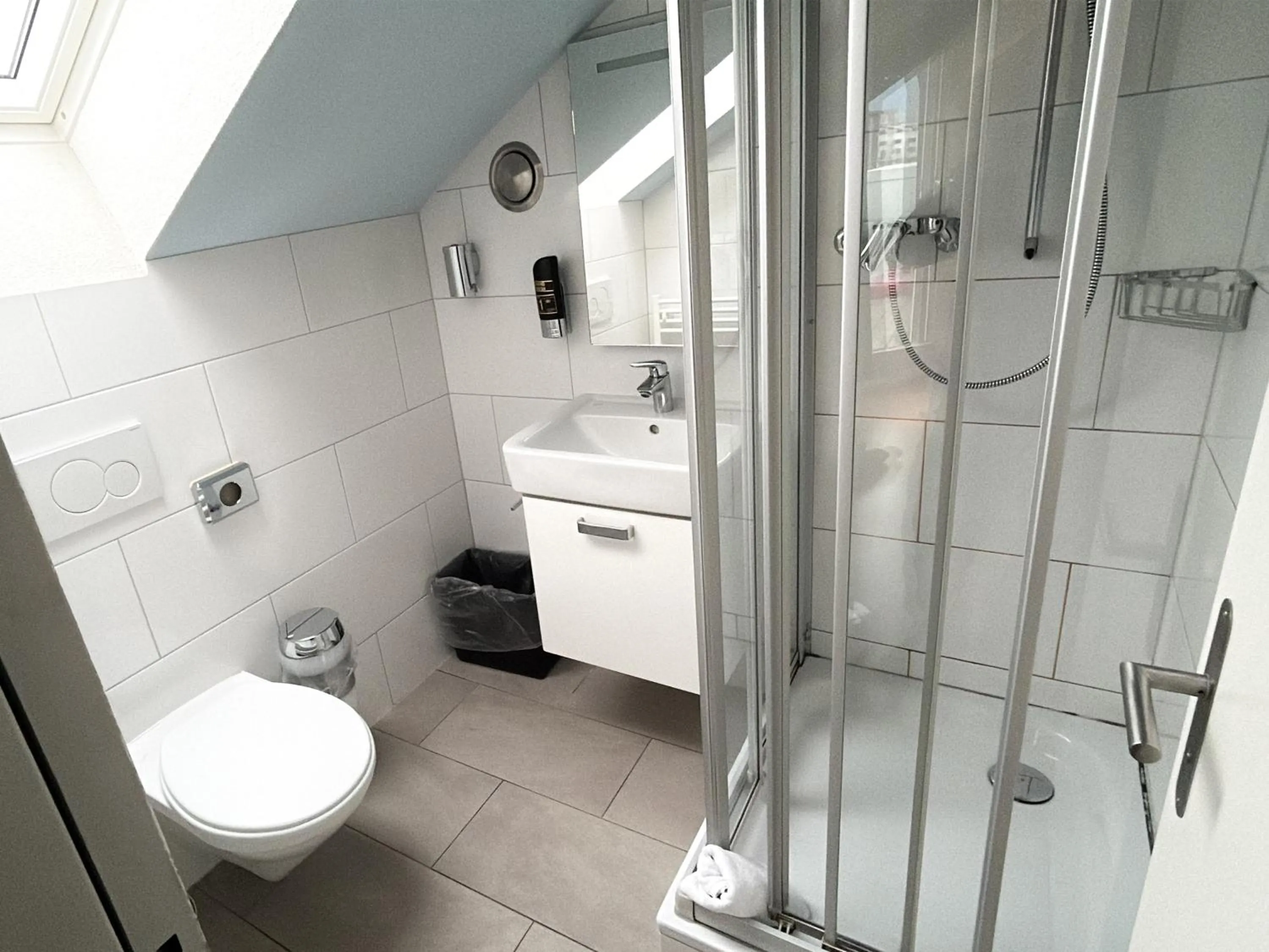 Toilet in Gasthaus 210