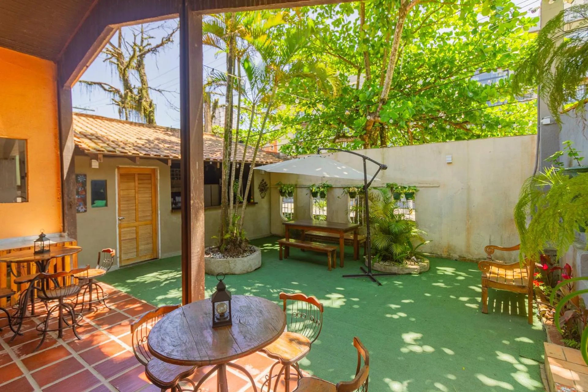 Lounge or bar in Guarujá Hostel