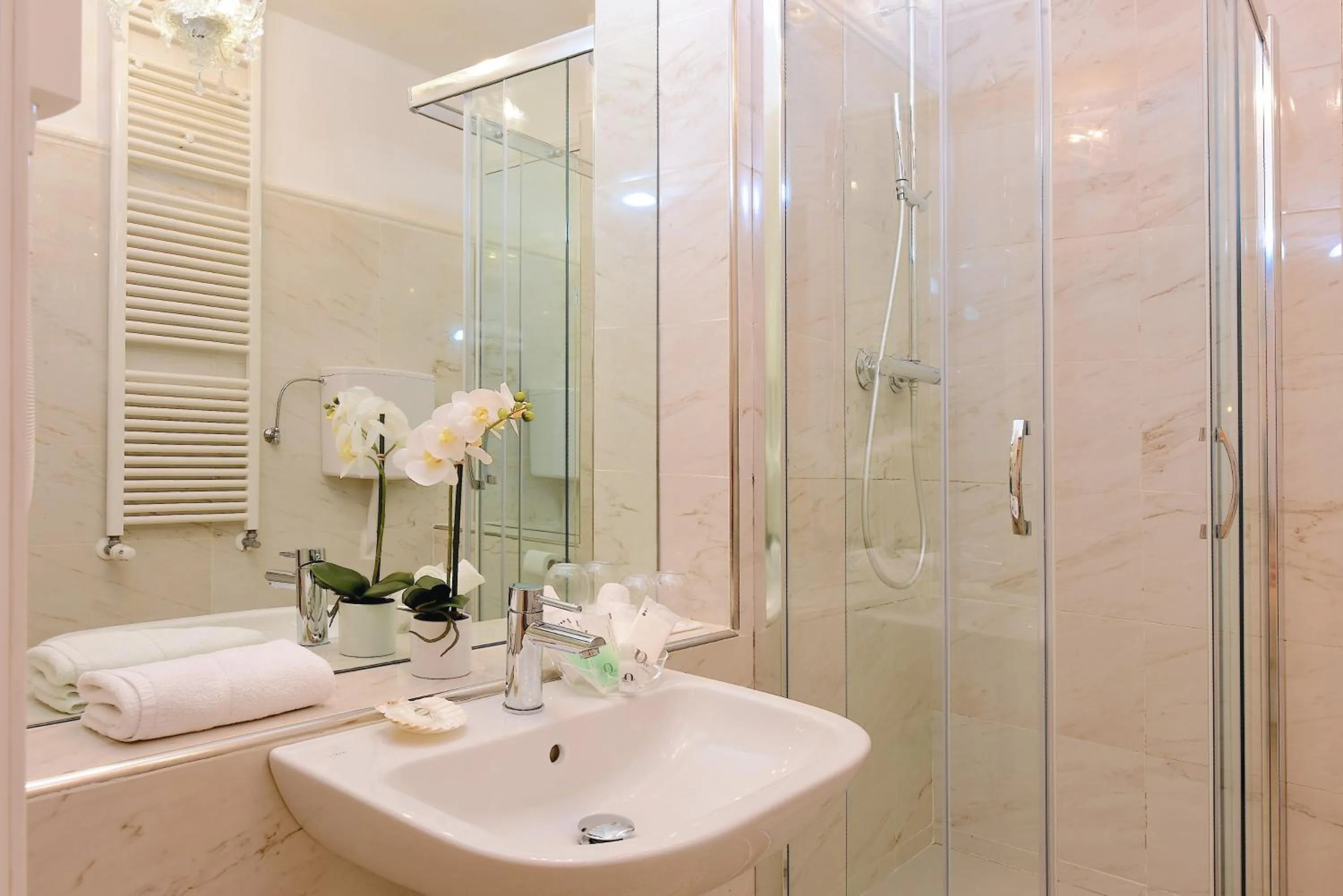 Bathroom in Antico Mercato