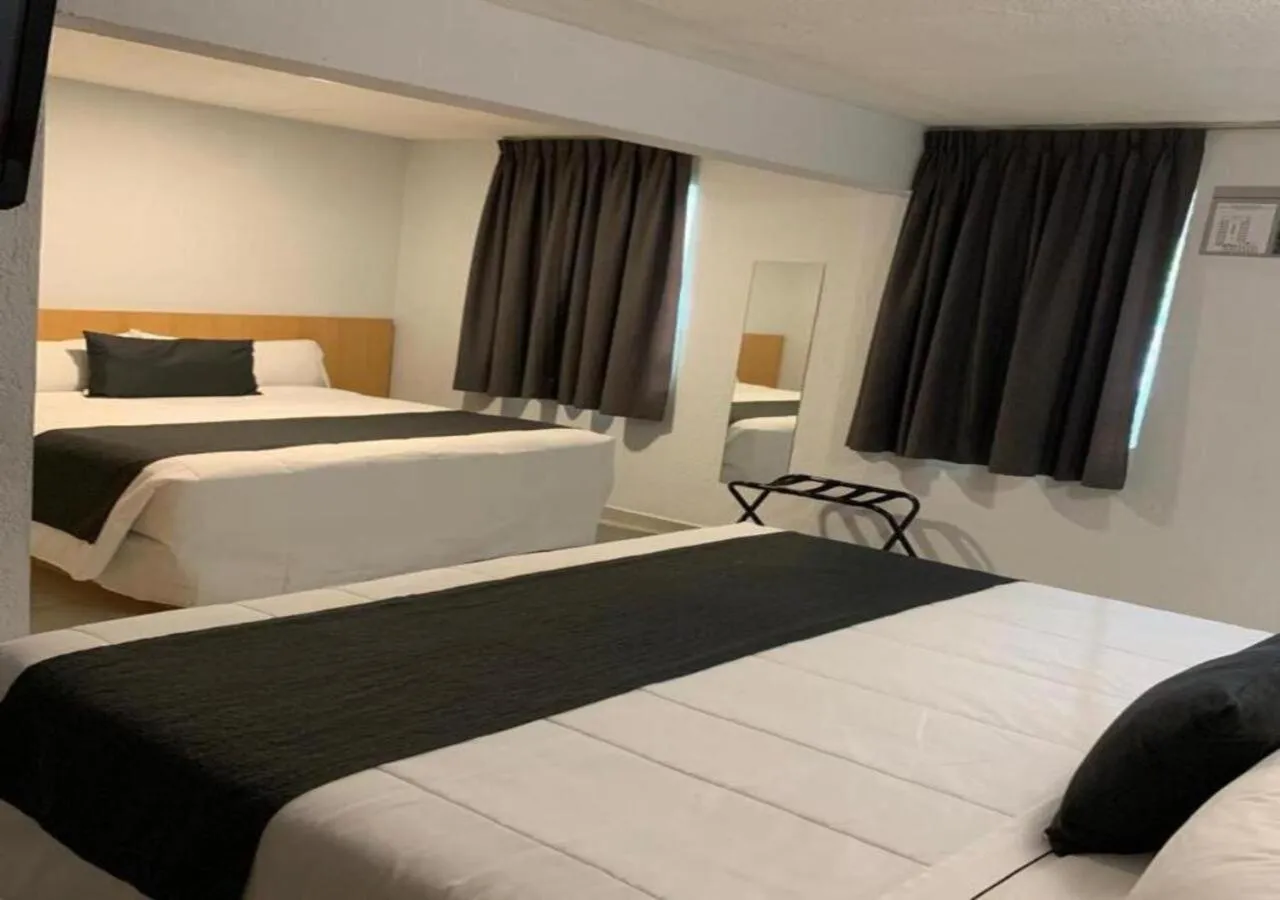 Bed in Hotel Emperador centro Guadalajara y Remodelado