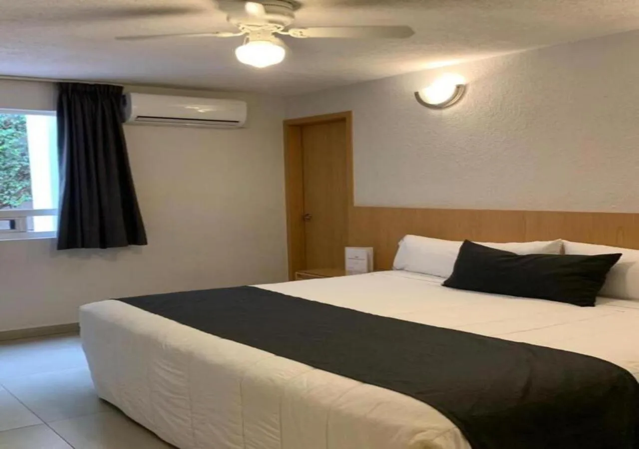 Bed in Hotel Emperador centro Guadalajara y Remodelado