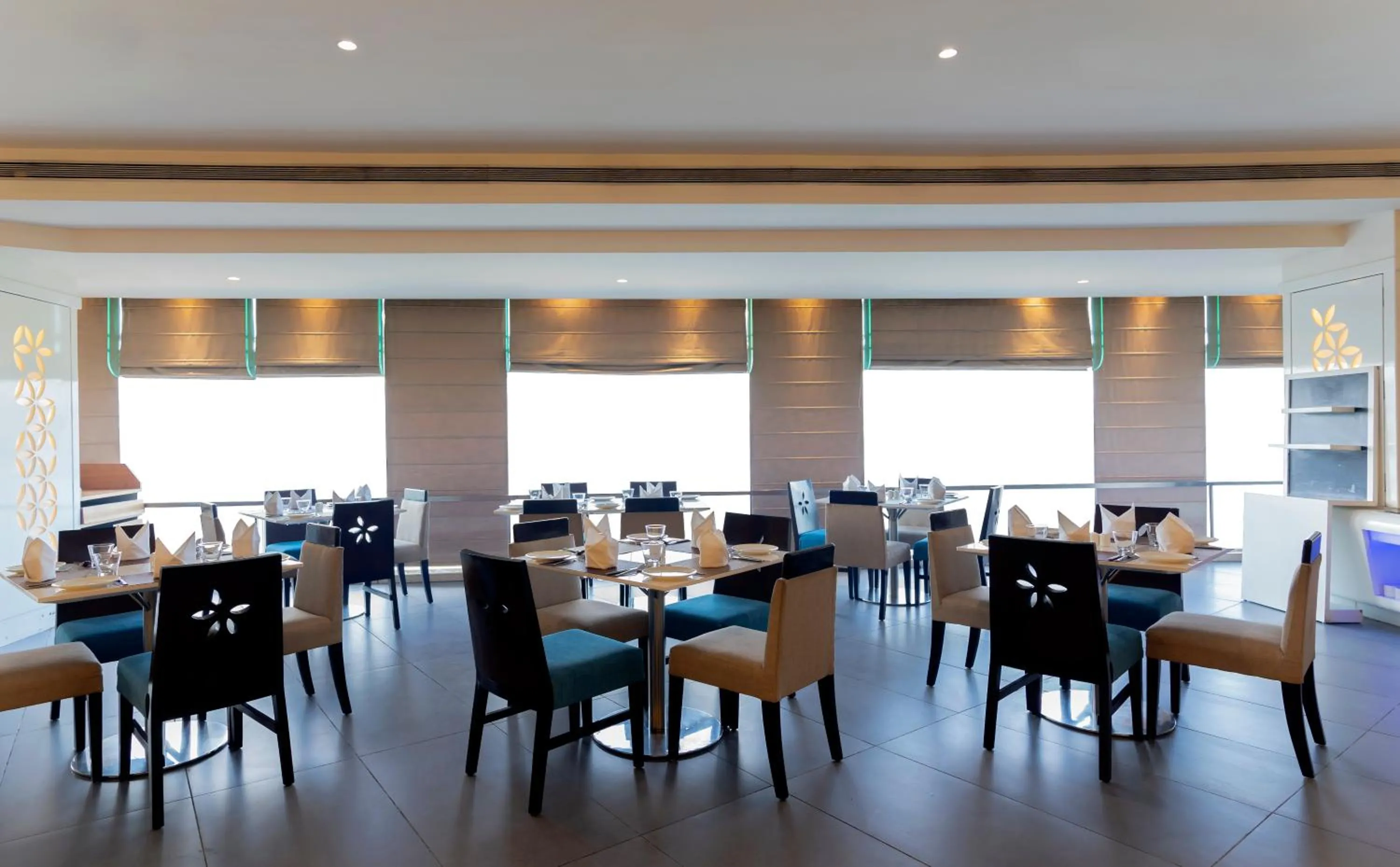 Restaurant/places to eat in Radisson Udaipur