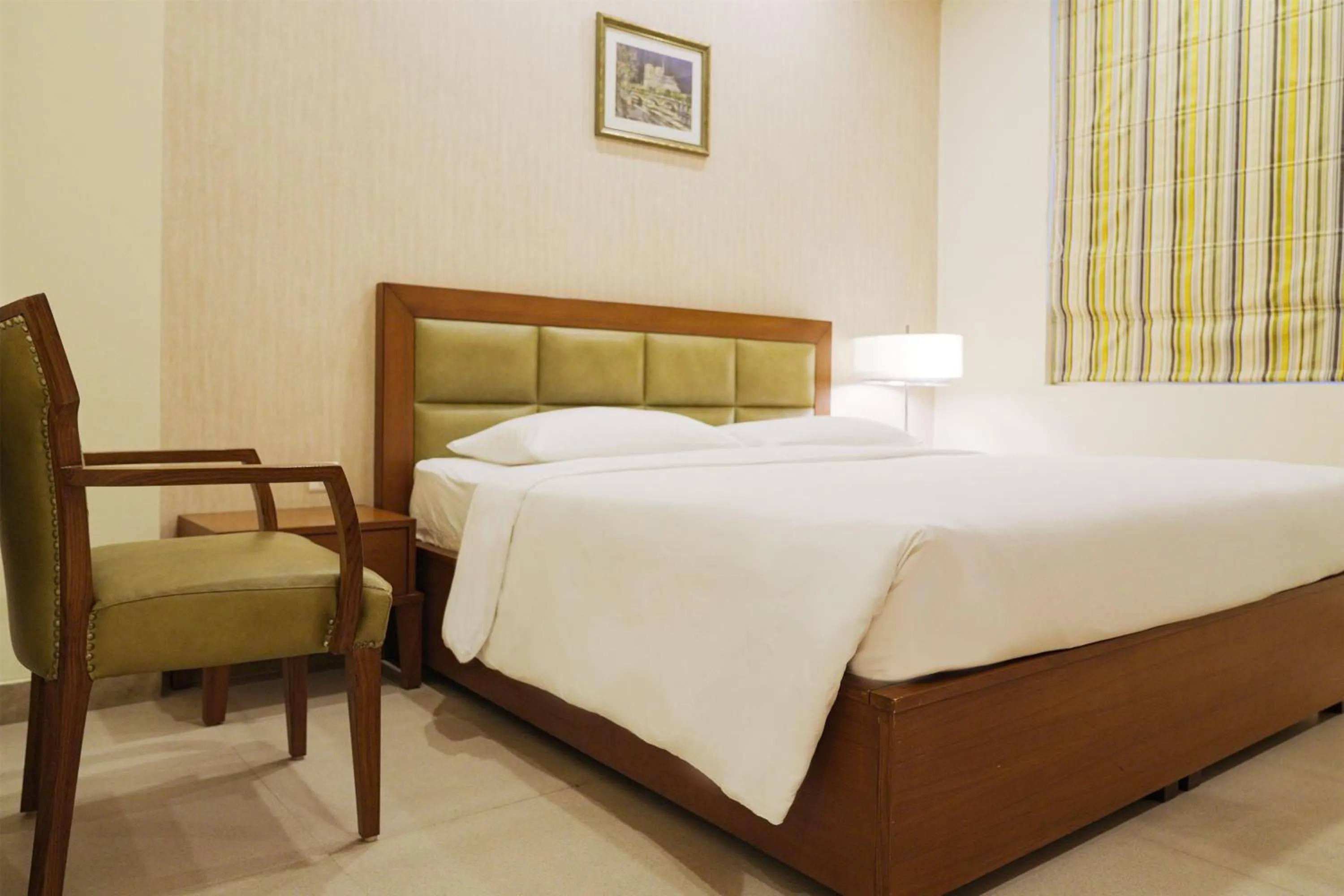 Photo of the whole room, Bed in Park Inn By Radisson Amritsar Airport