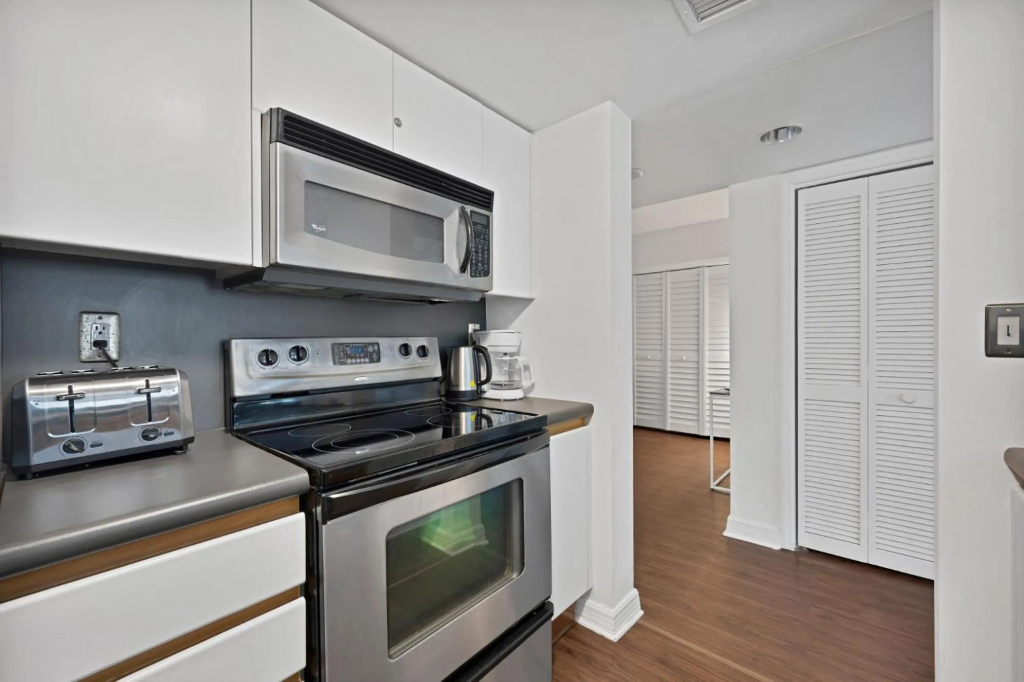 Kitchen or kitchenette in Casa Grande Suites on Ocean Drive