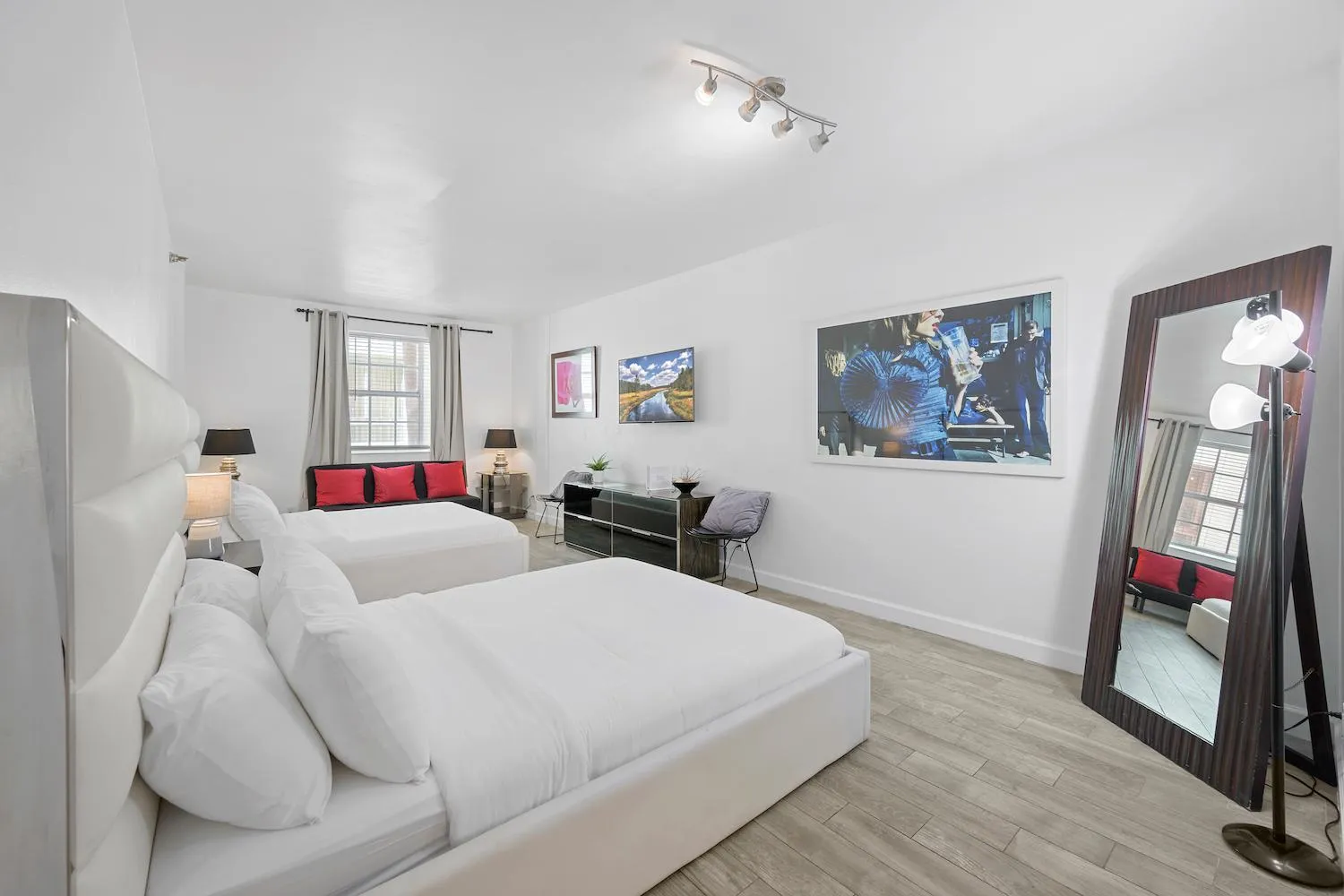 Bed in Casa Grande Suites on Ocean Drive