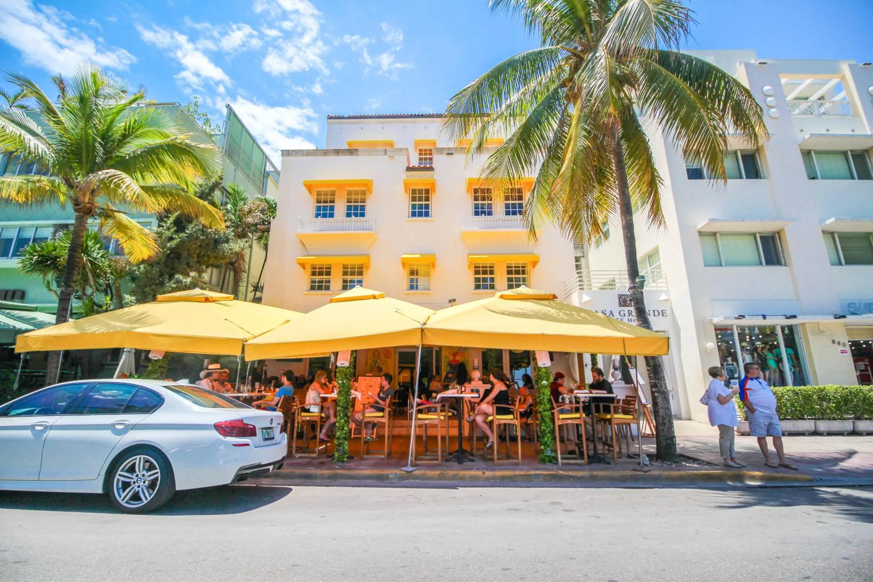 Restaurant/places to eat in Casa Grande Suites on Ocean Drive