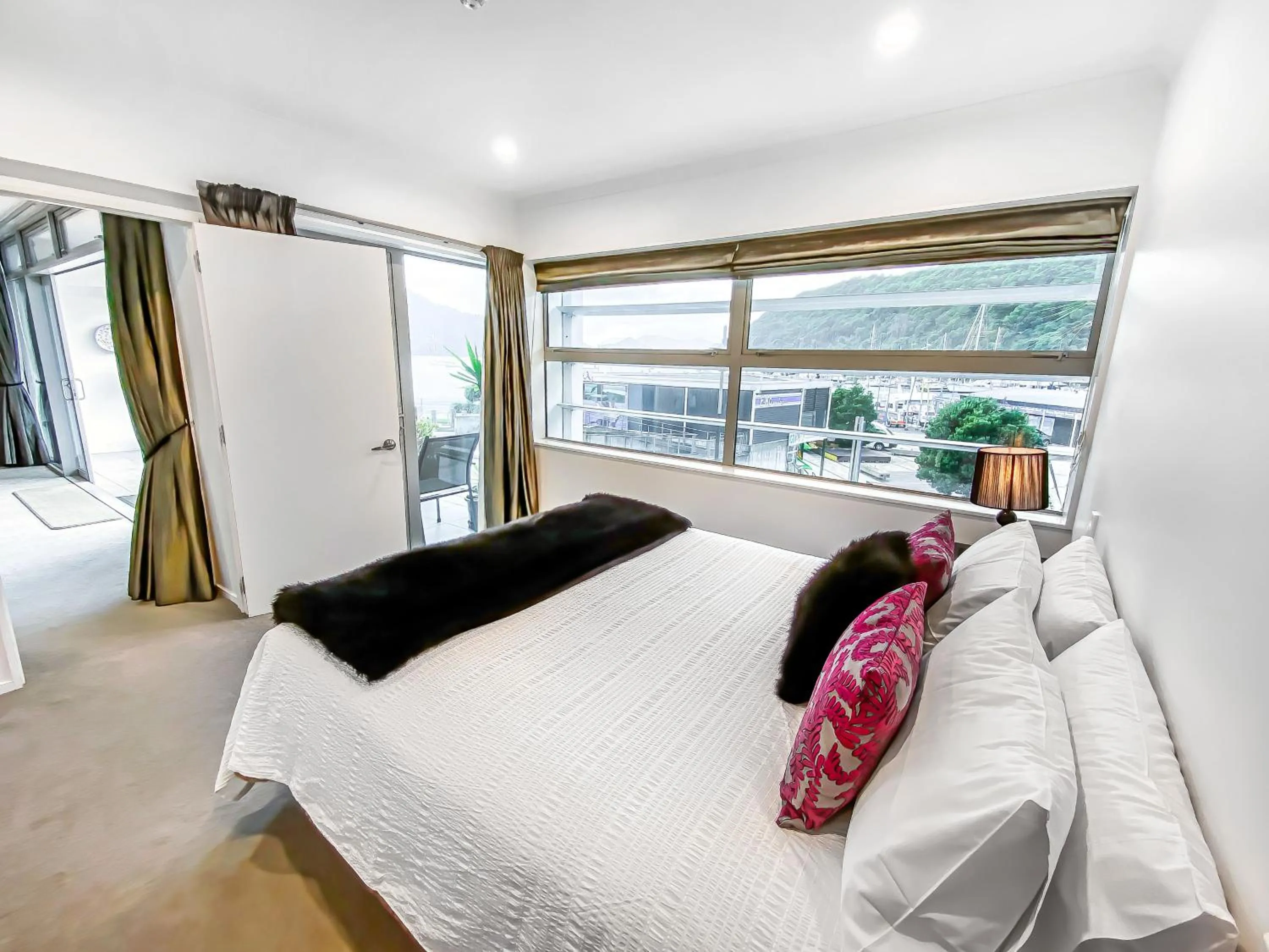 View (from property/room), Bed in Picton Waterfront Apartments