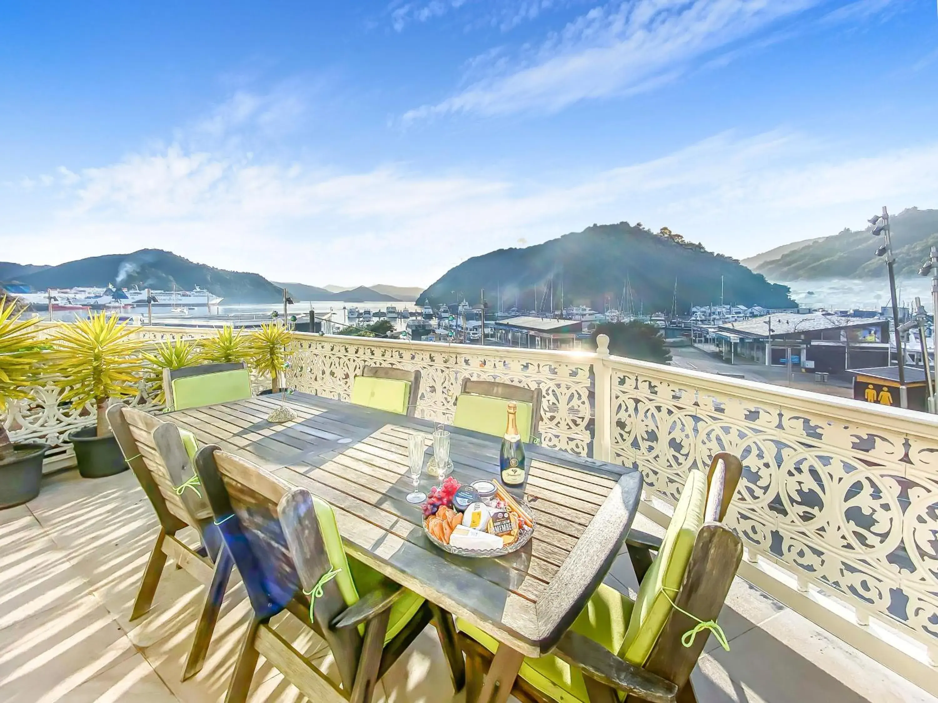 Oxleys 202 - 2 Bedroom Family Apartment (Sleeps 9) in Picton Waterfront Apartments Oxleys 202 - 2 Bedroom Family Apartment (Sleeps 9) in Picton Waterfront Apartments