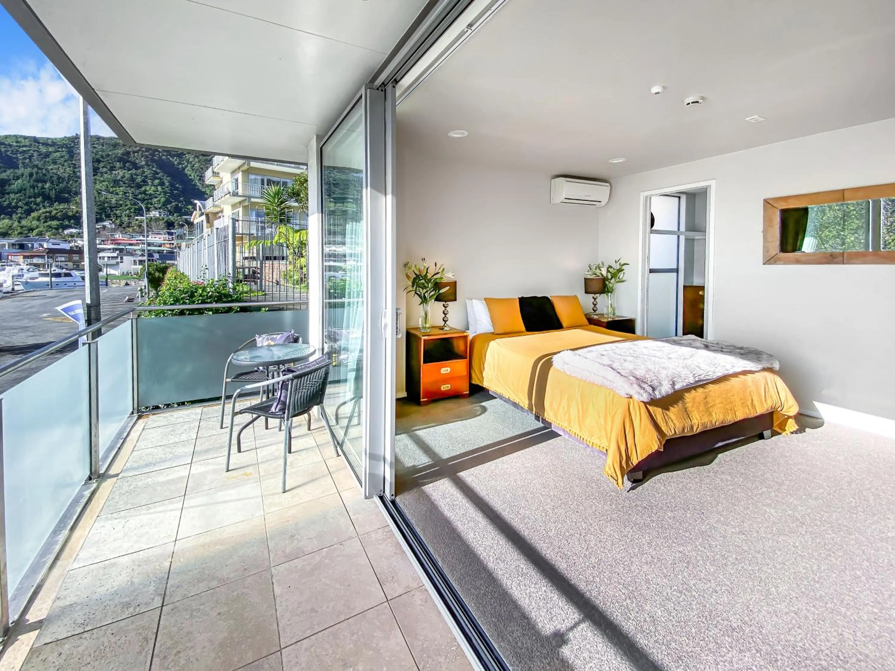 Bedroom, Bed in Picton Waterfront Apartments