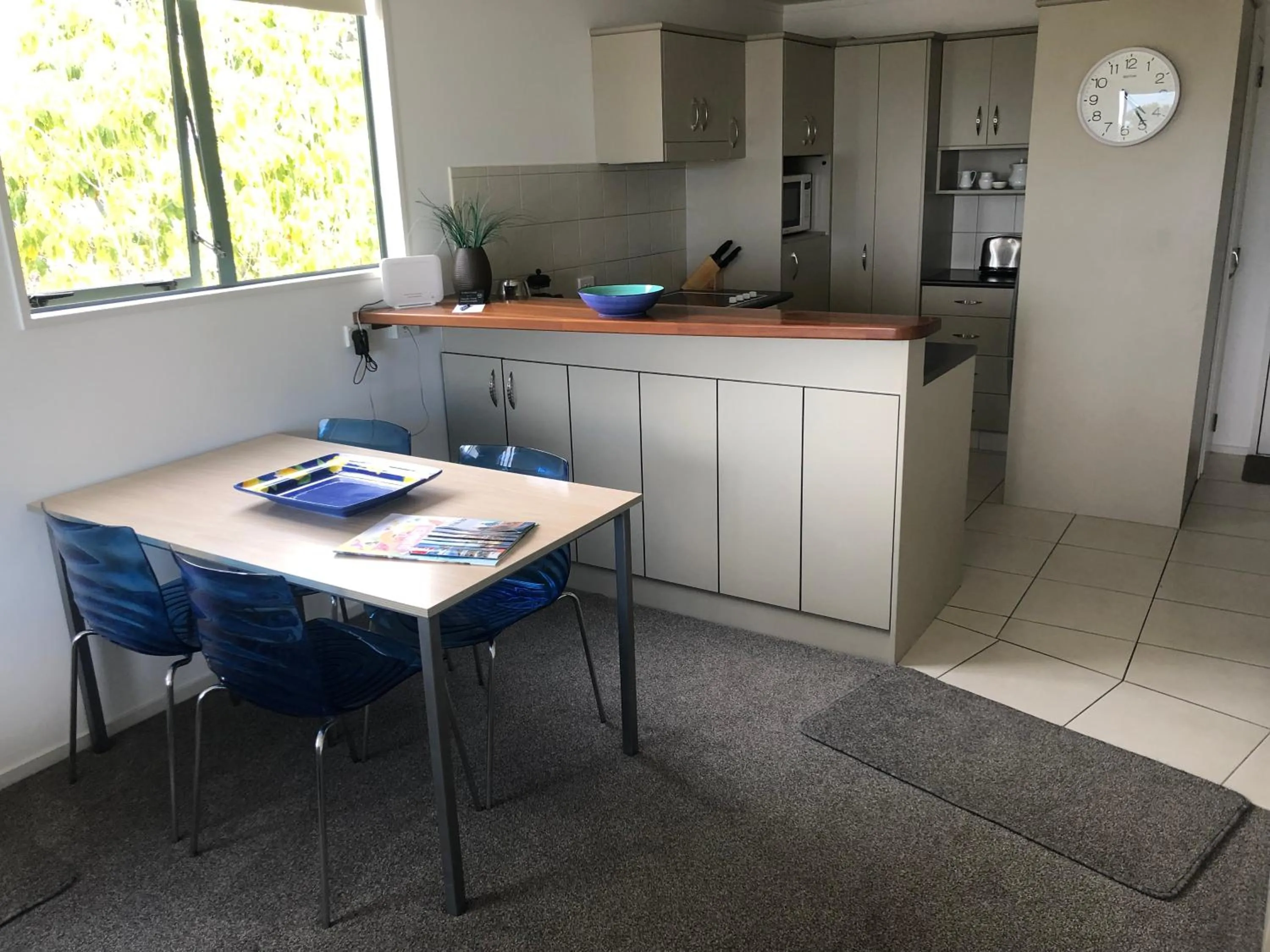 Kitchen or kitchenette in Beachpoint Apartments