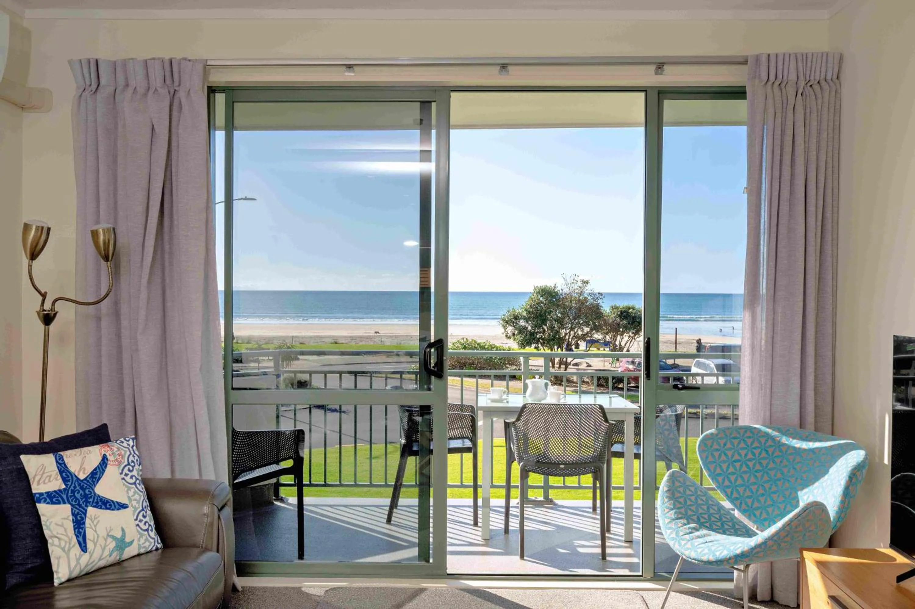 Sea view in Beachpoint Apartments