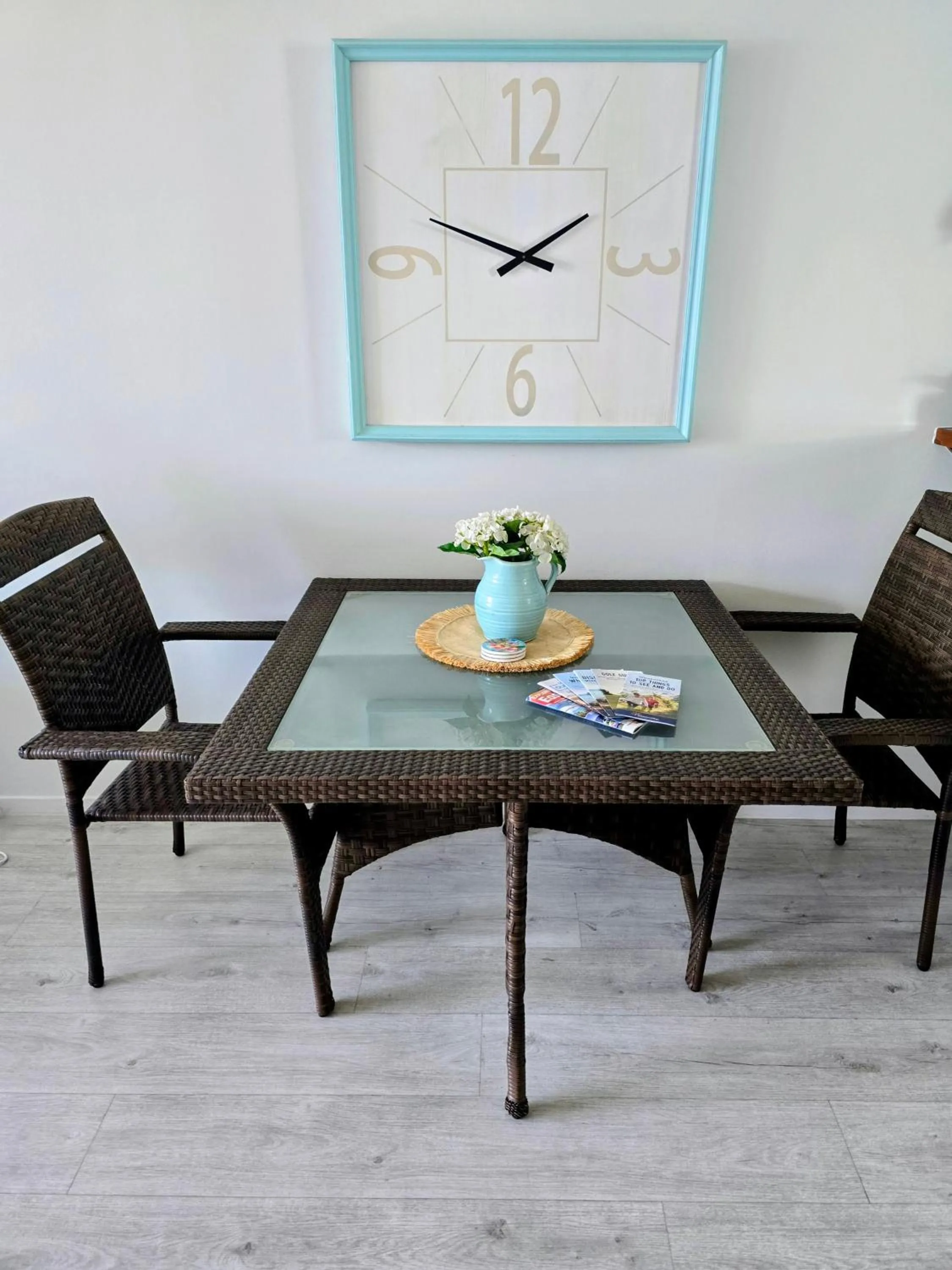 Dining area in Beachpoint Apartments