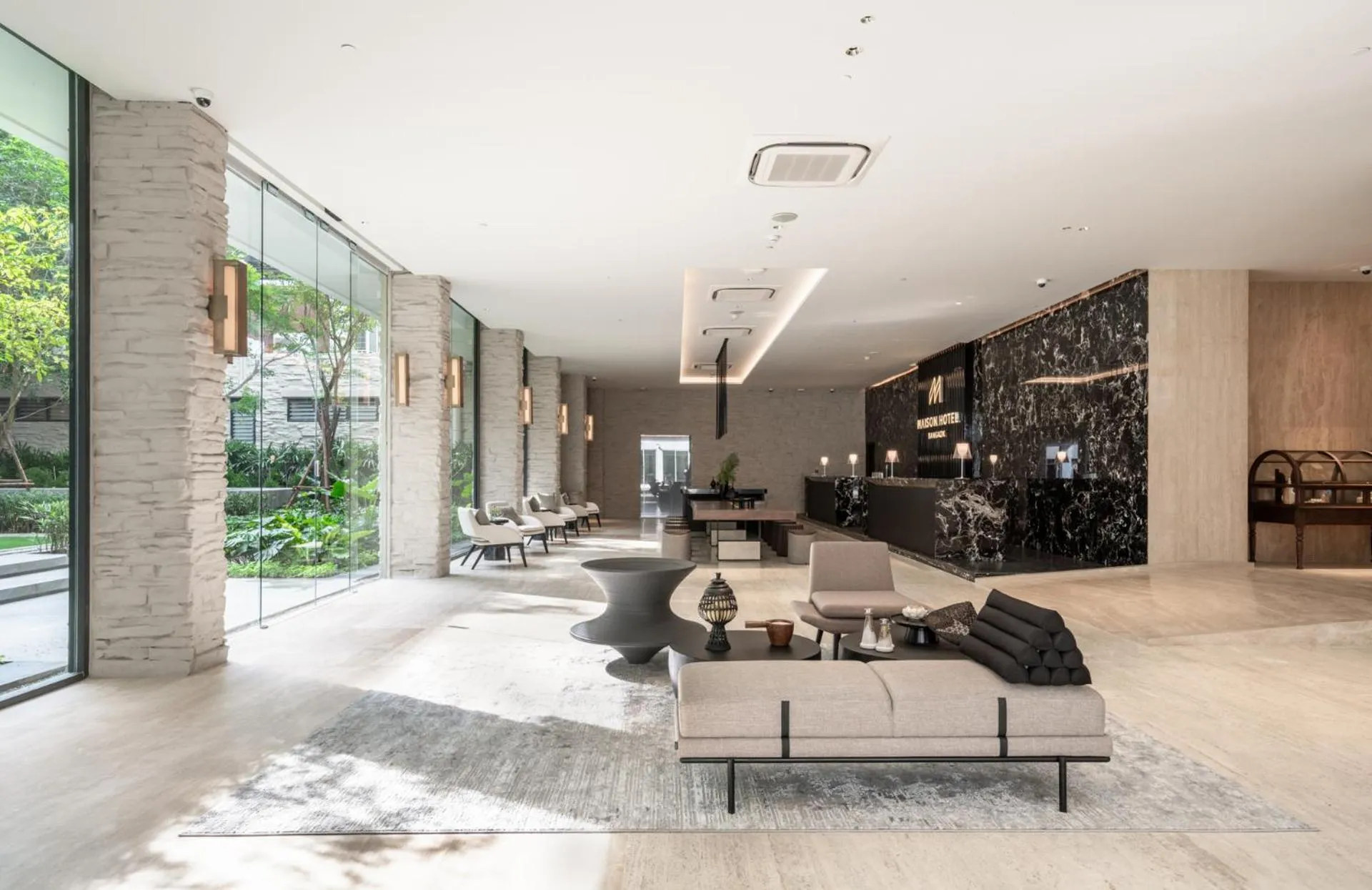 Lobby or reception in Rajah Hotel