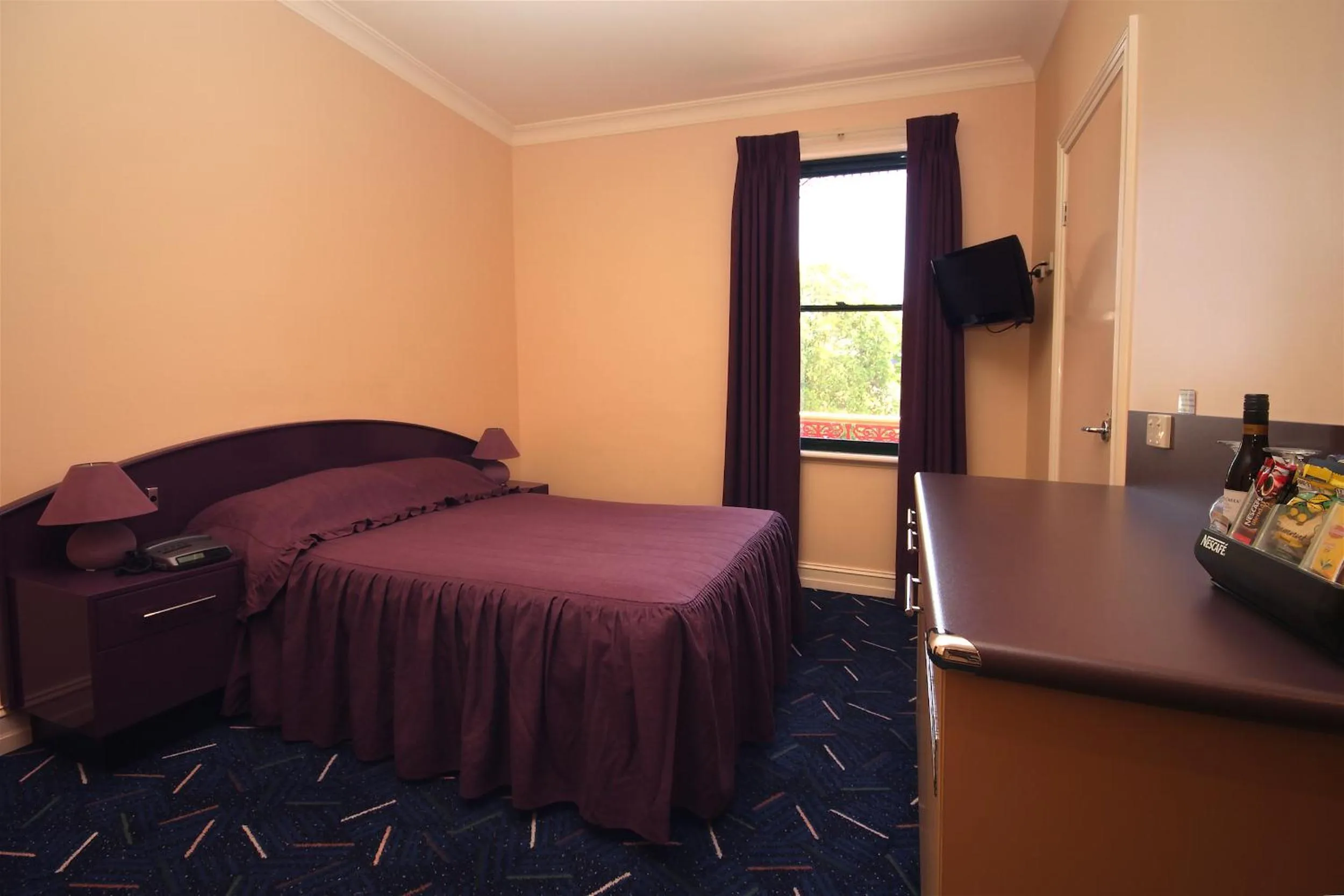 Photo of the whole room in Mitchell River Tavern