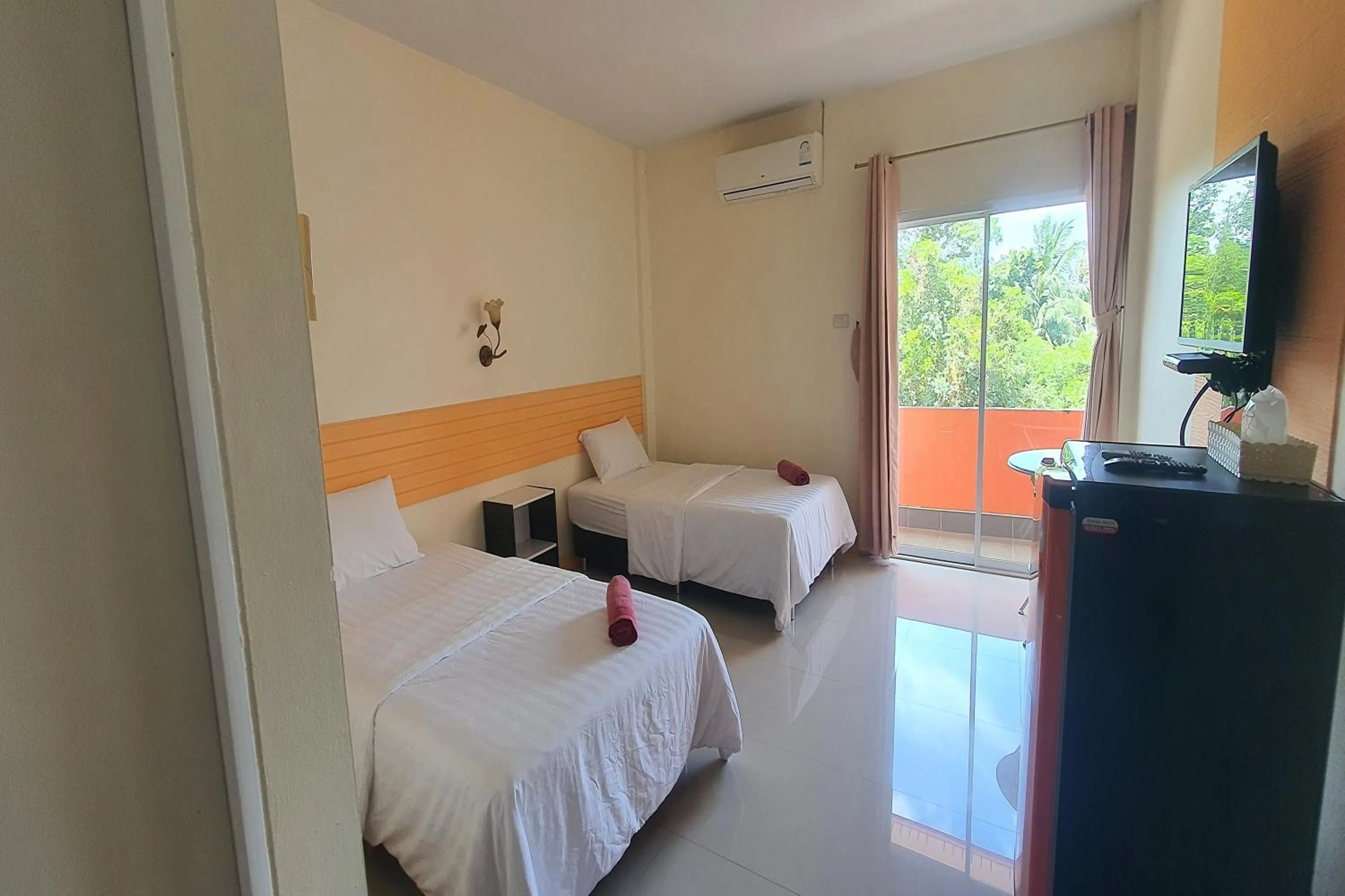 Bedroom, Bed in M Resort