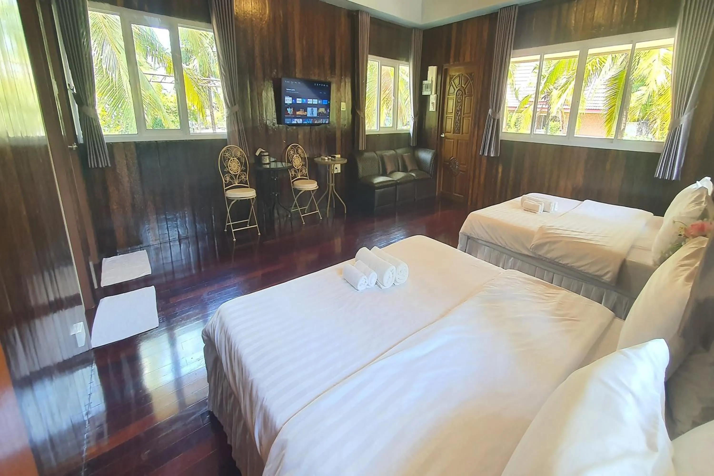 Bedroom, Bed in M Resort