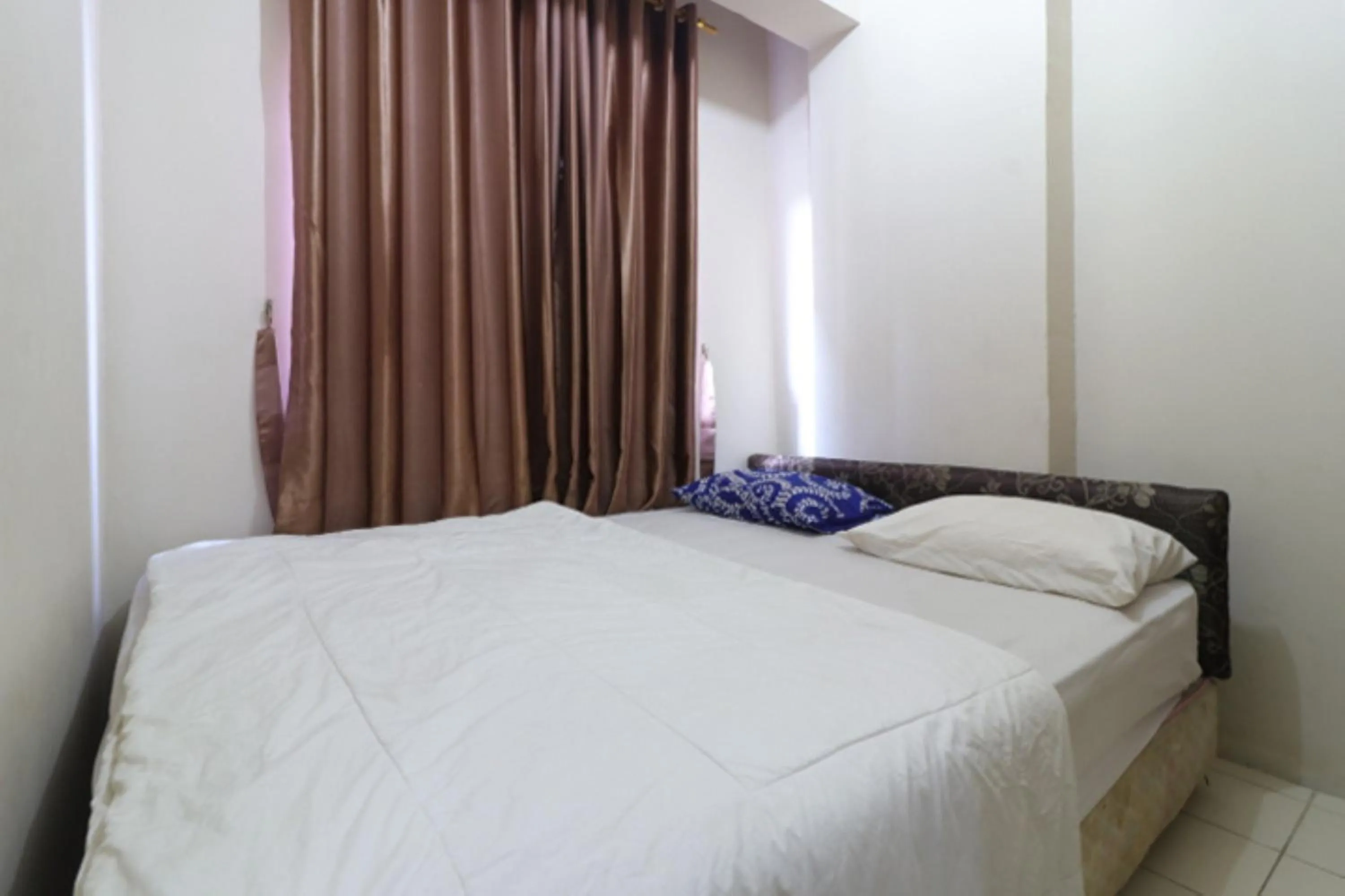 Bedroom, Bed in Adaru Property at Sunter Park View