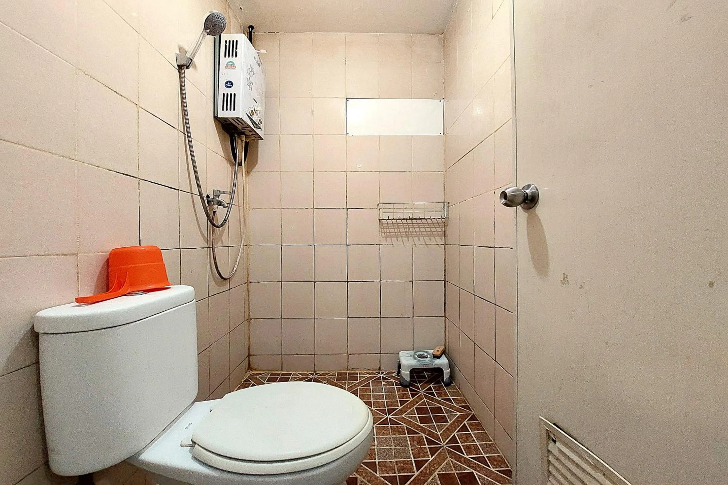 Shower in Adaru Property at Sunter Park View