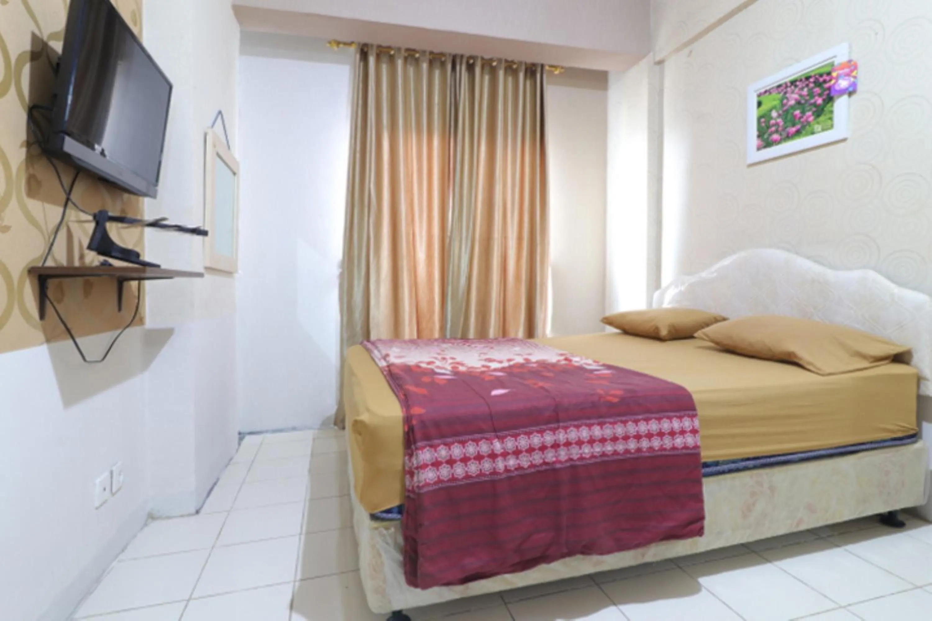 Bedroom, Bed in Adaru Property at Sunter Park View