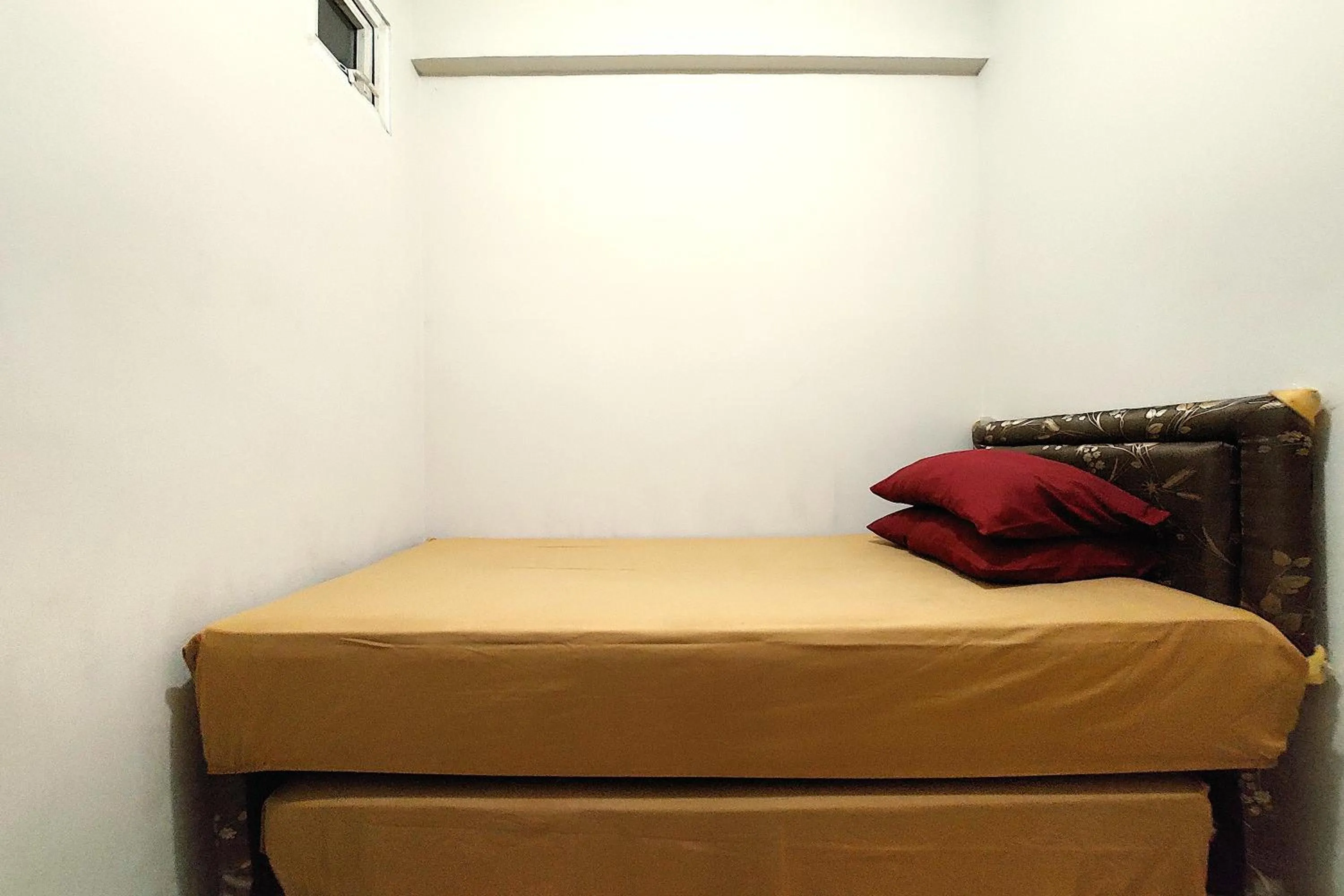 Bed in Adaru Property at Sunter Park View