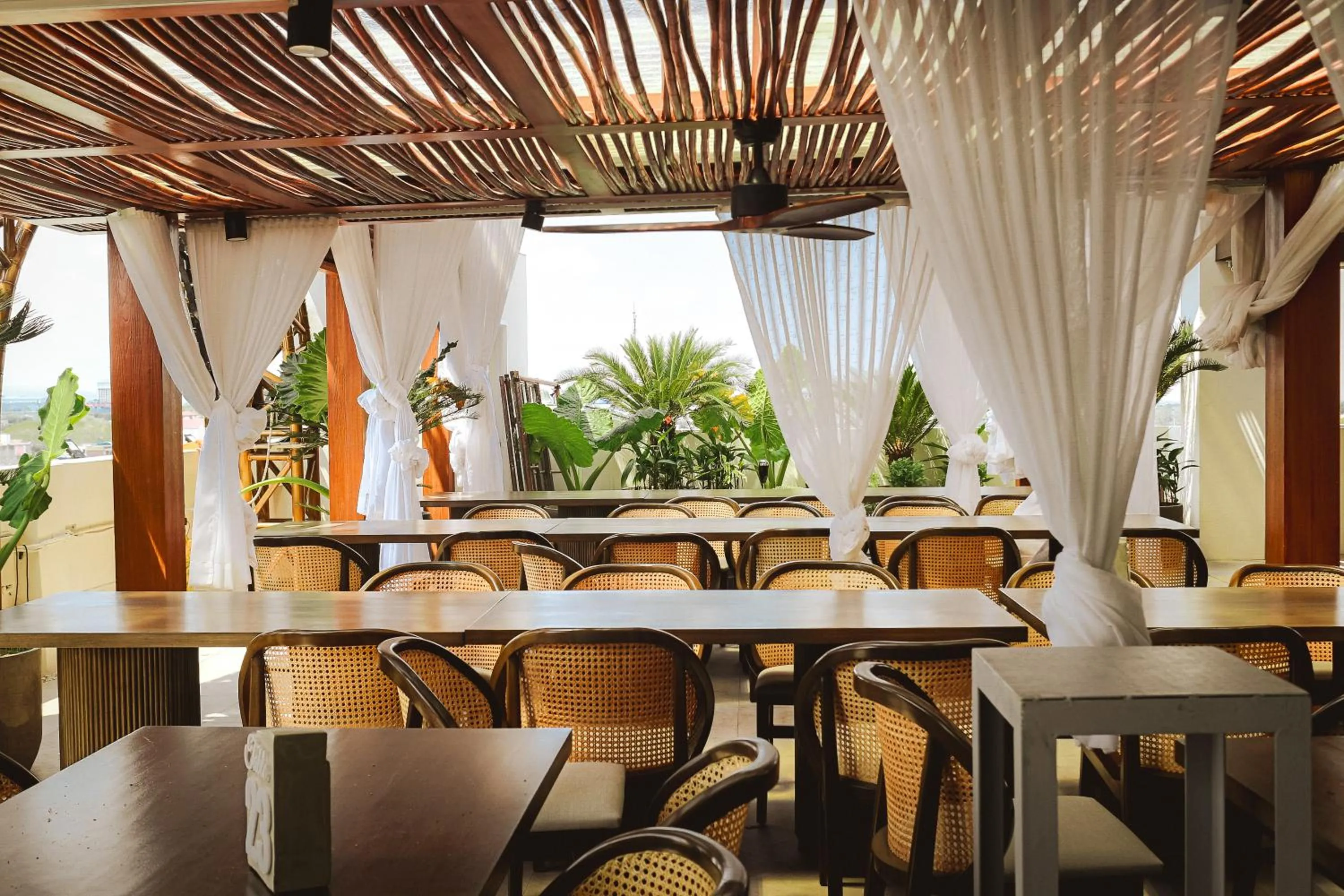 Restaurant/places to eat in Azzurro Hotel