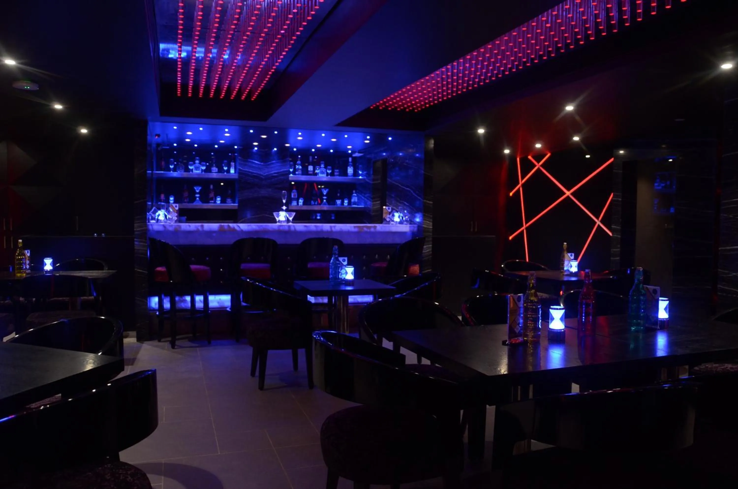 Drinks in Varju Villa