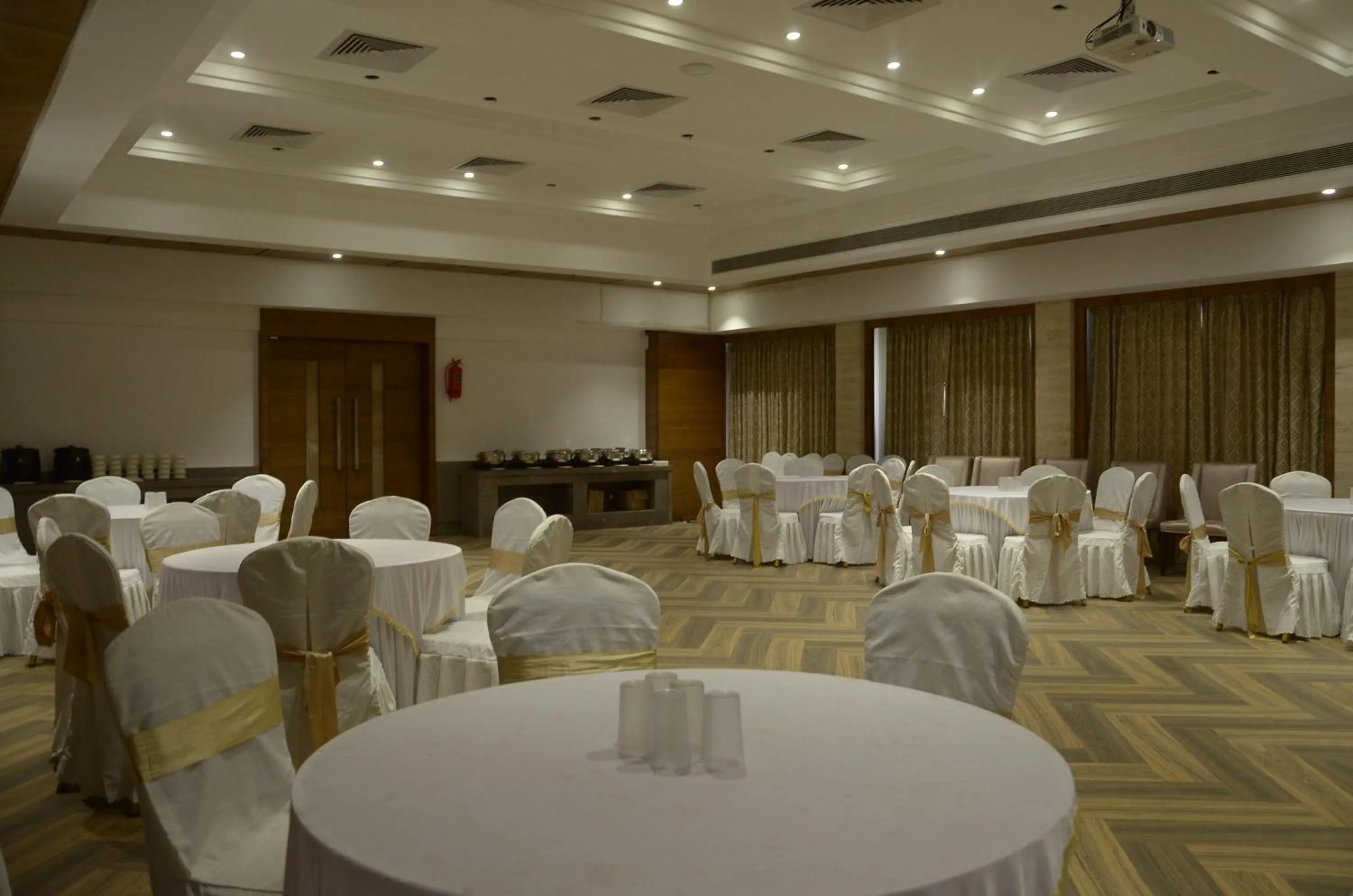 Communal lounge/ TV room in Varju Villa