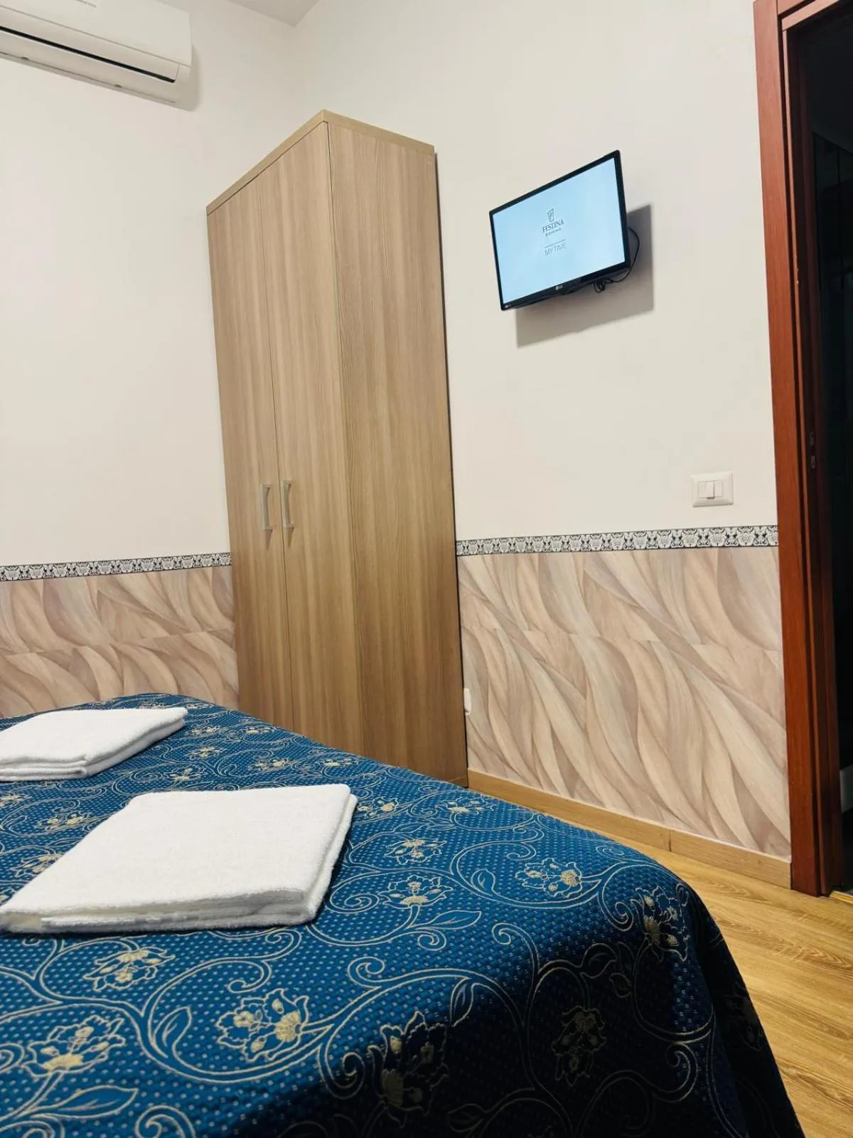 Bedroom, Bed in Marziah Inn