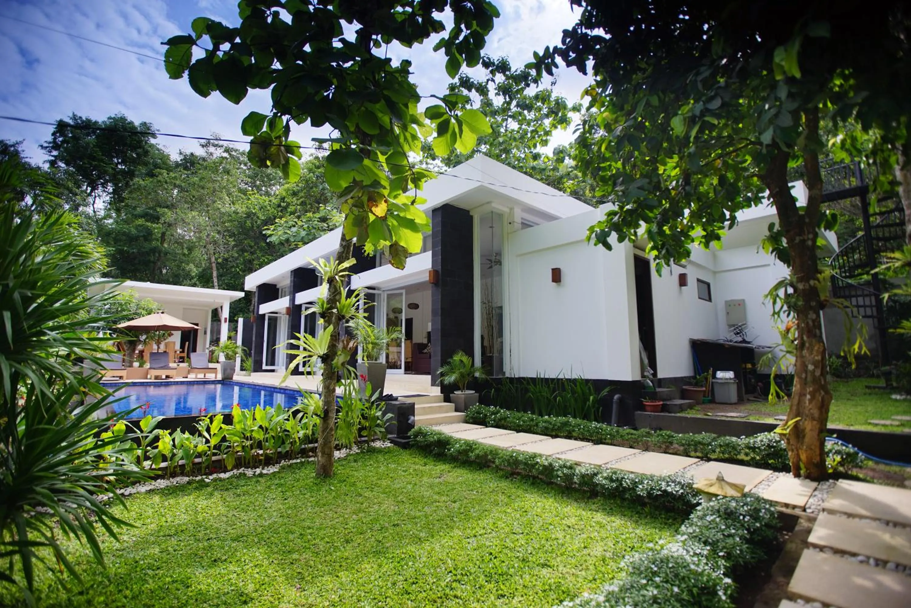 Natural landscape, Swimming Pool in Narvik Villa