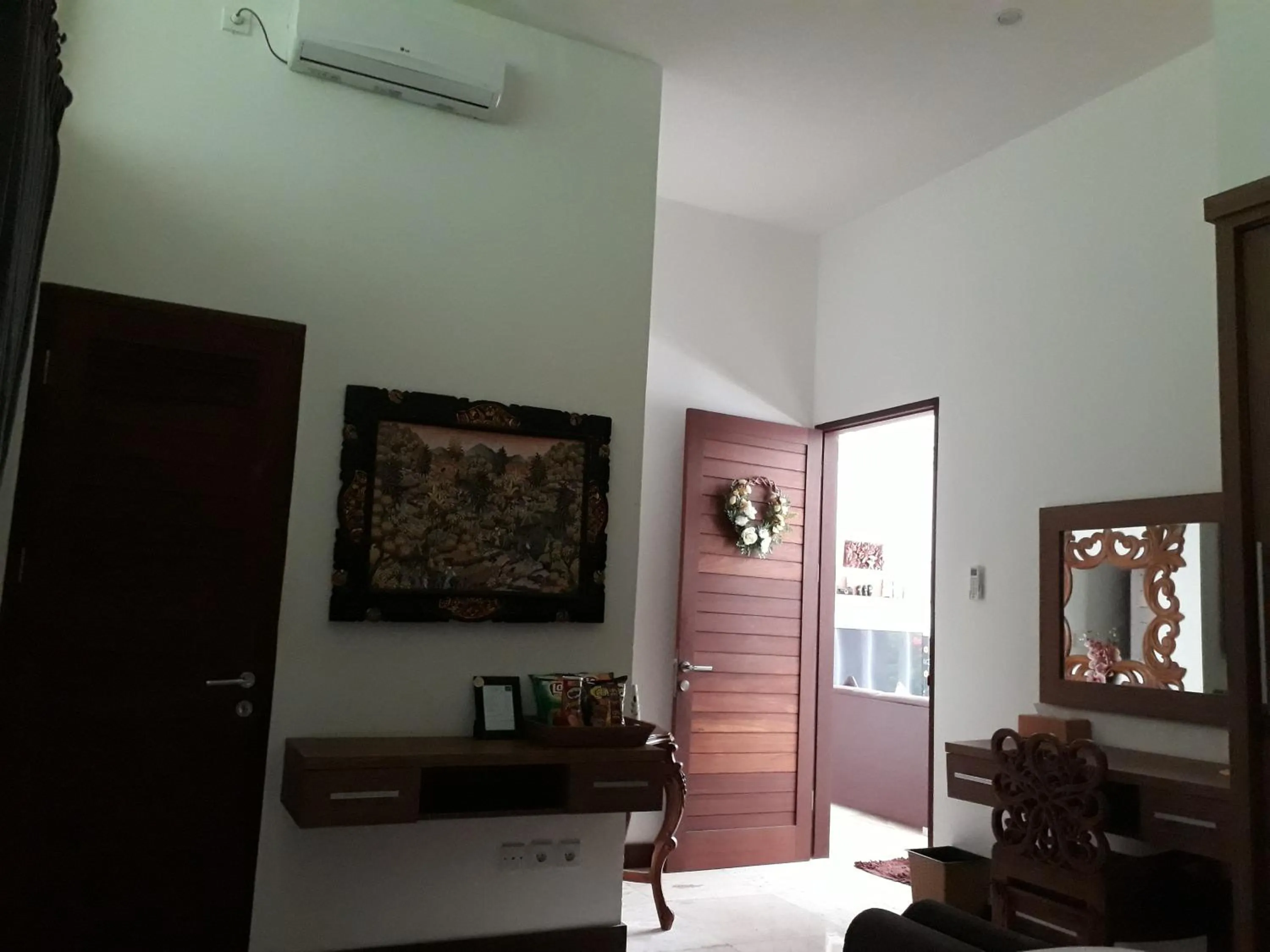 Bedroom, TV/Entertainment Center in Narvik Villa