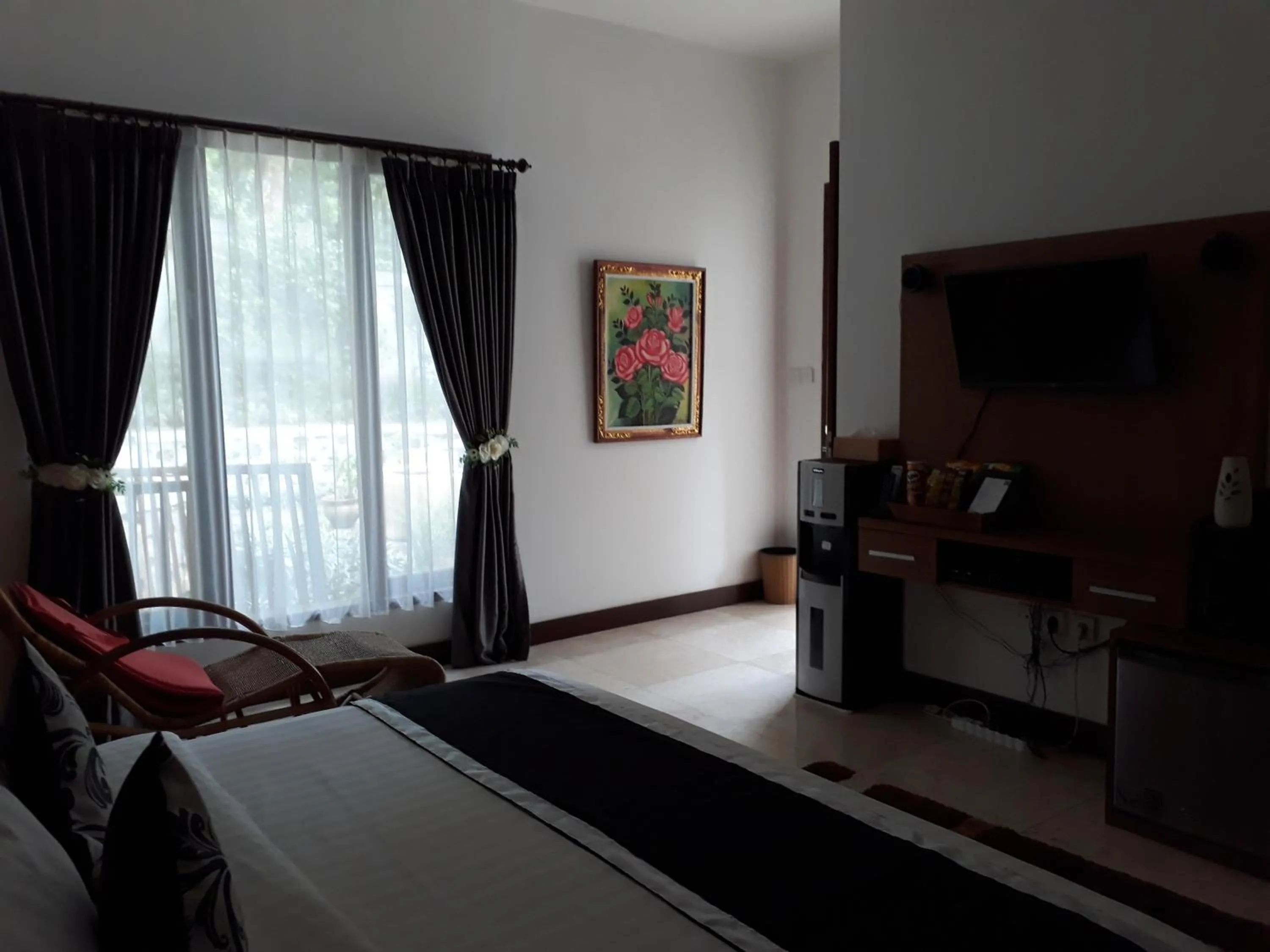 Bedroom, TV/Entertainment Center in Narvik Villa