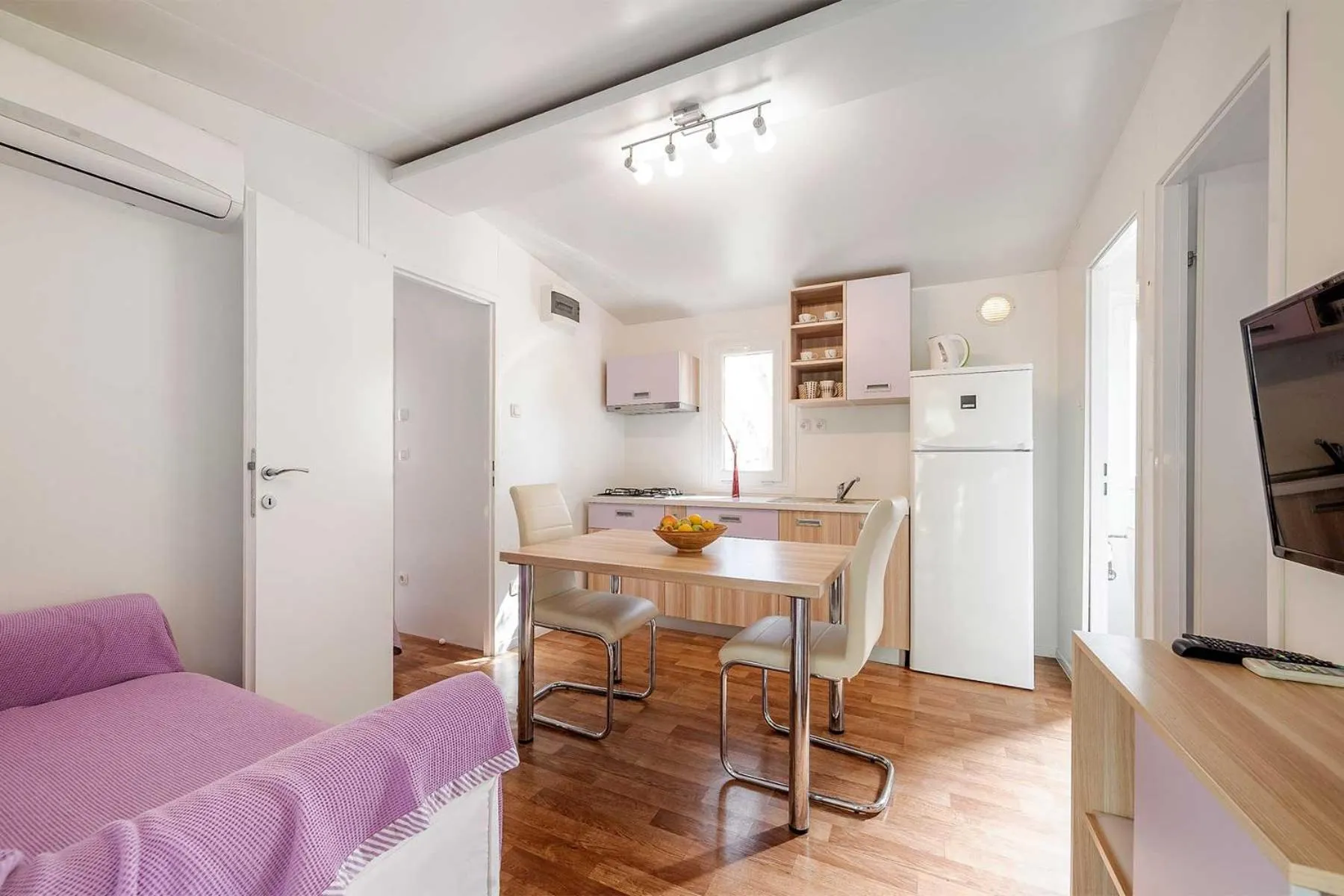 Kitchen or kitchenette in Mobile Homes Holiday Olive Garden