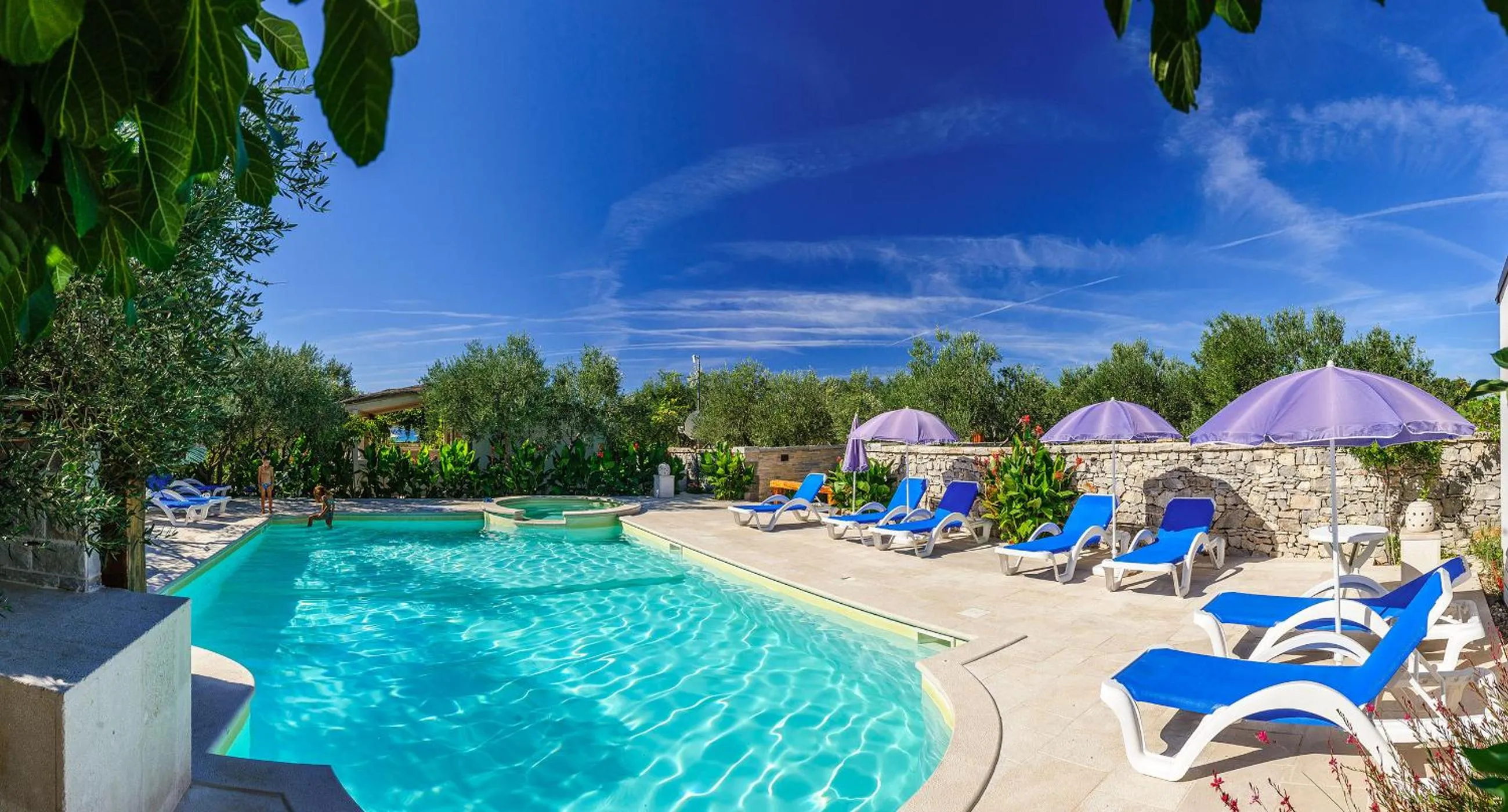 Swimming pool in Mobile Homes Holiday Olive Garden