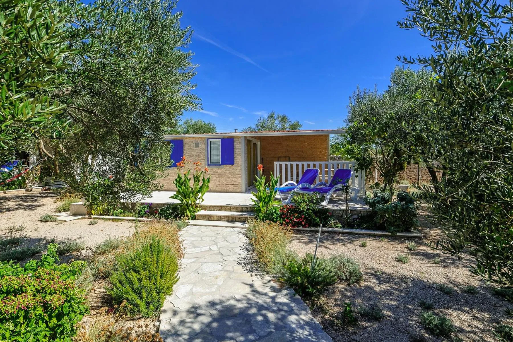 Property building in Mobile Homes Holiday Olive Garden