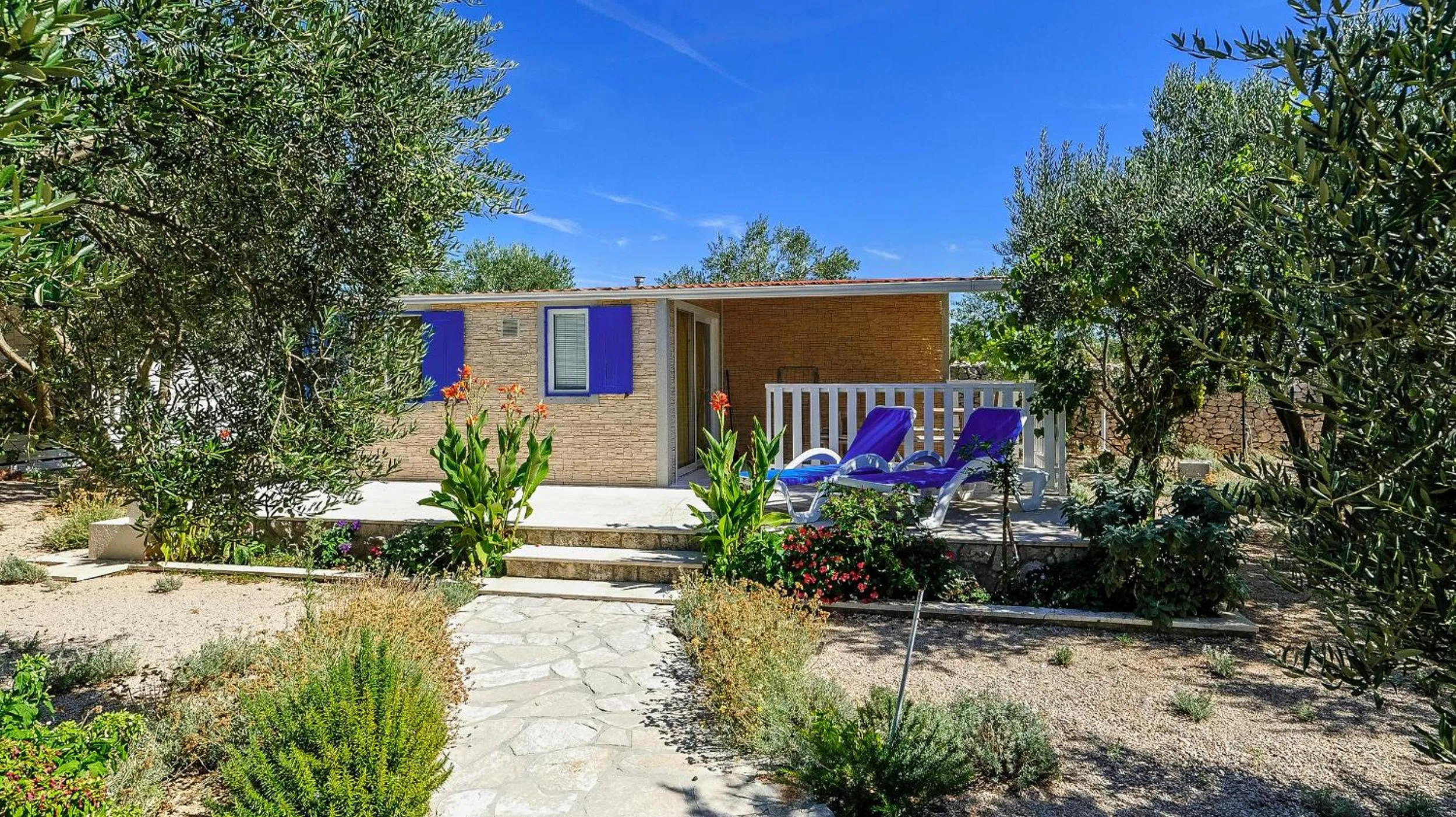 Property building in Mobile Homes Holiday Olive Garden