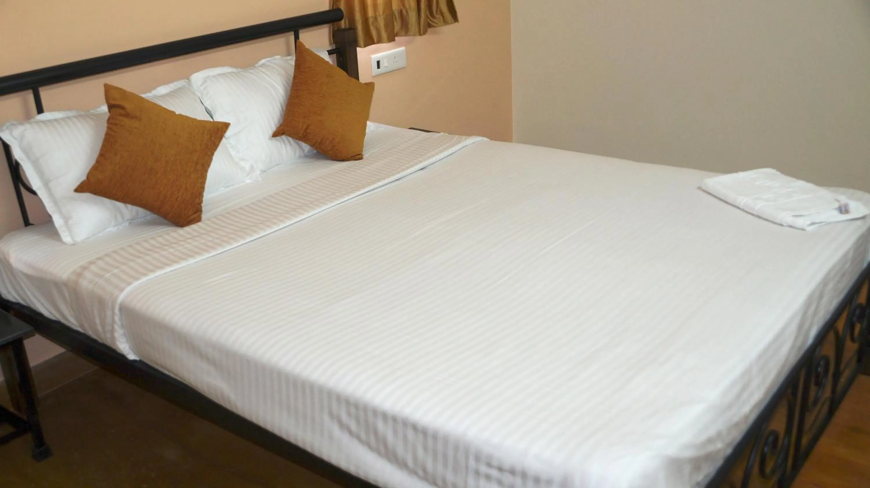 cot in Betelnut Inn