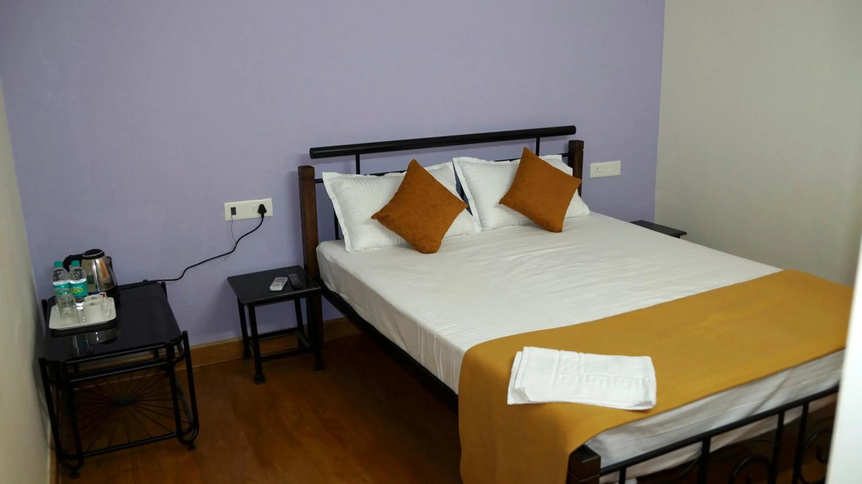 cot in Betelnut Inn
