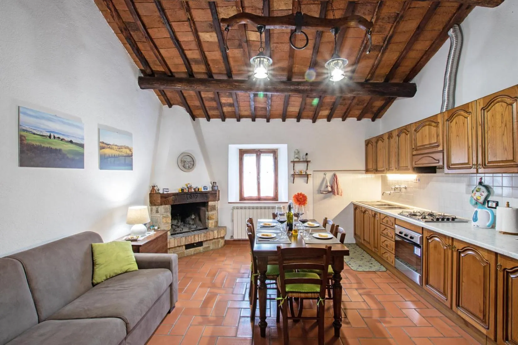 Kitchen or kitchenette in Agriturismo Il Poderuccio