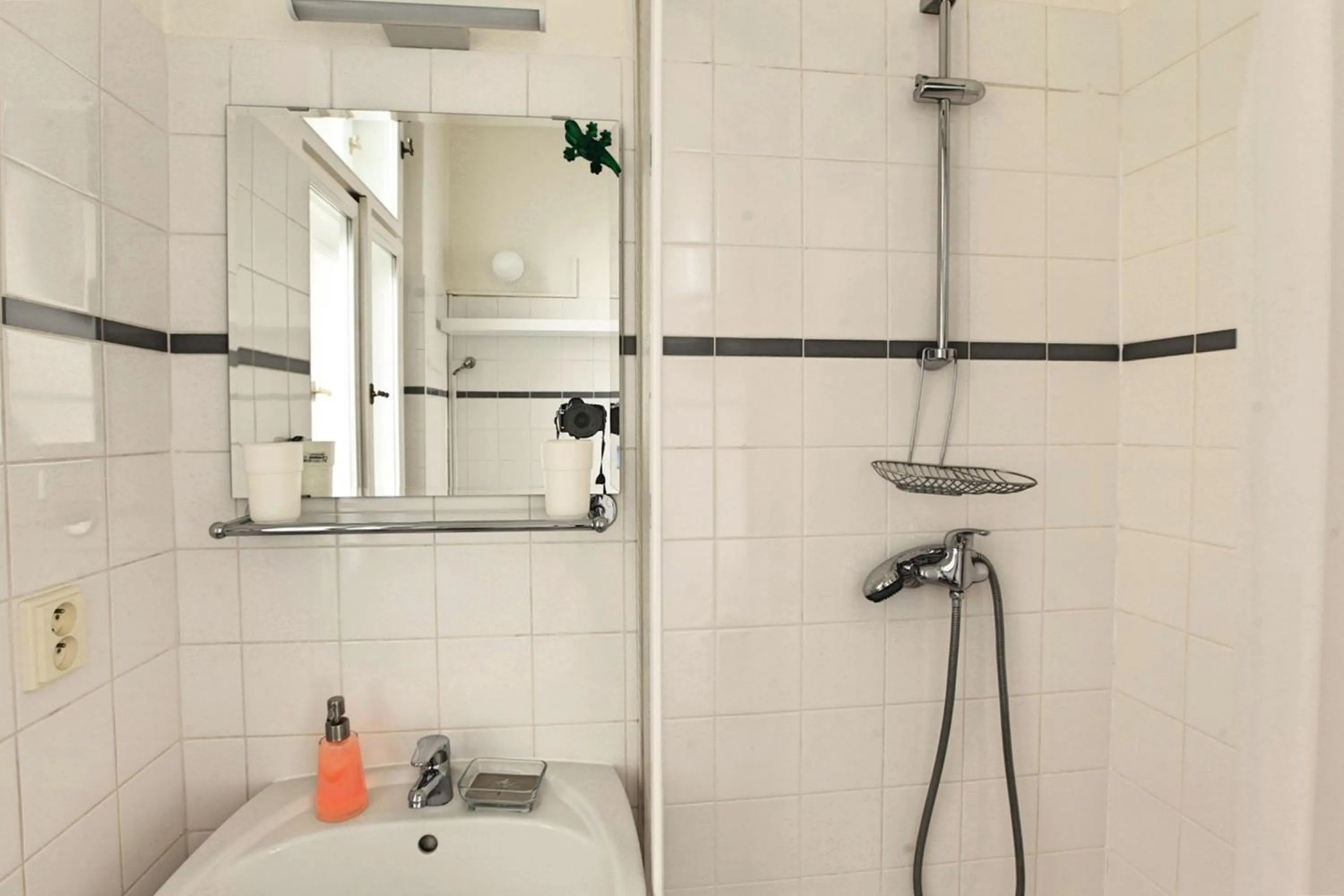 Bathroom in Angel City Aparthotel