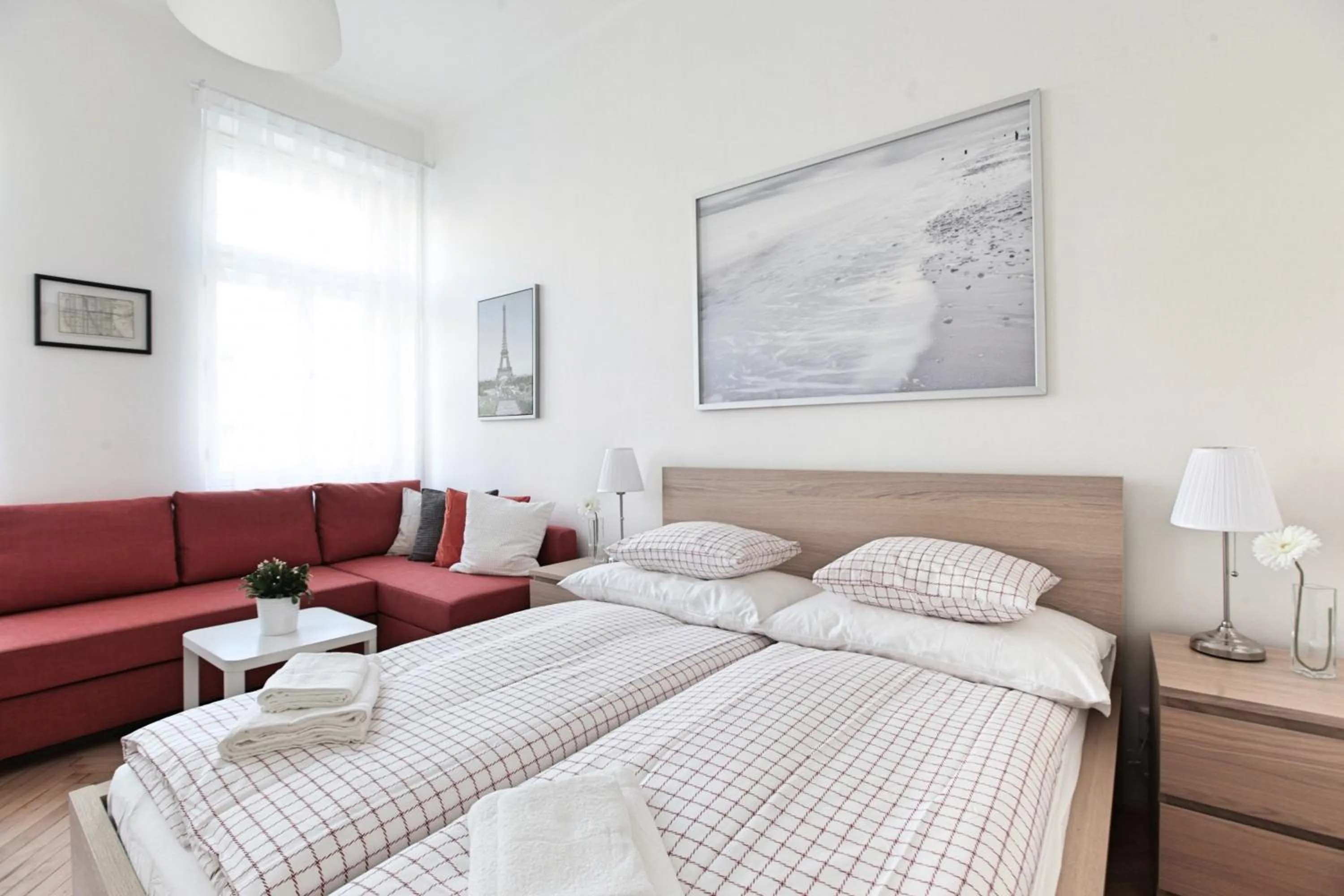 Bed in Angel City Aparthotel