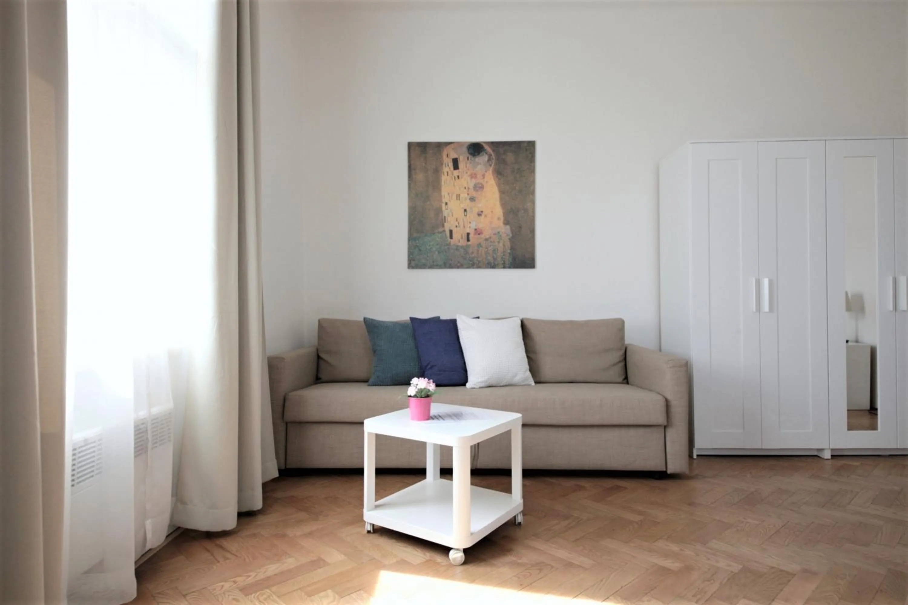 Angel City Aparthotel