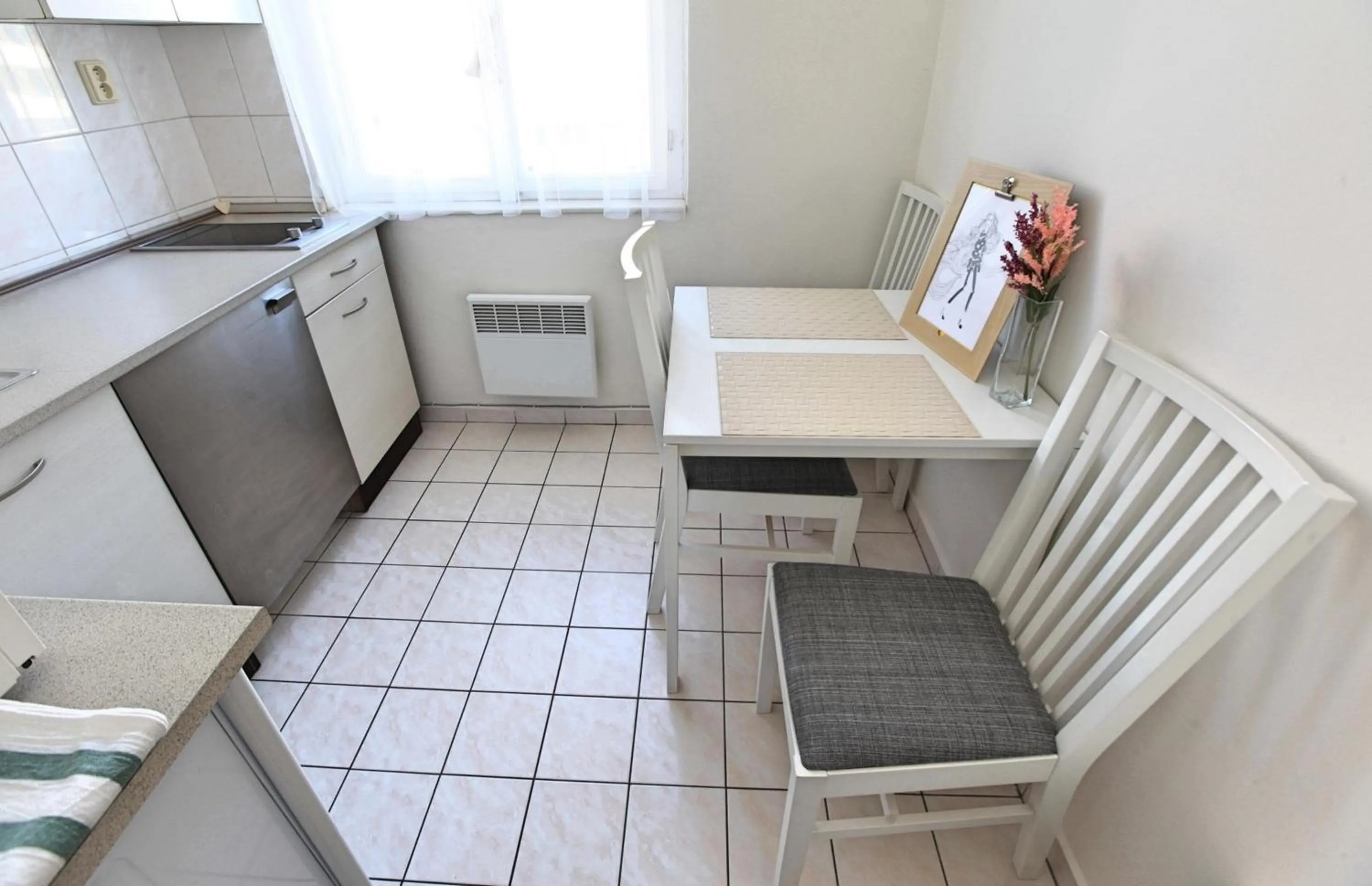 Kitchen or kitchenette in Angel City Aparthotel