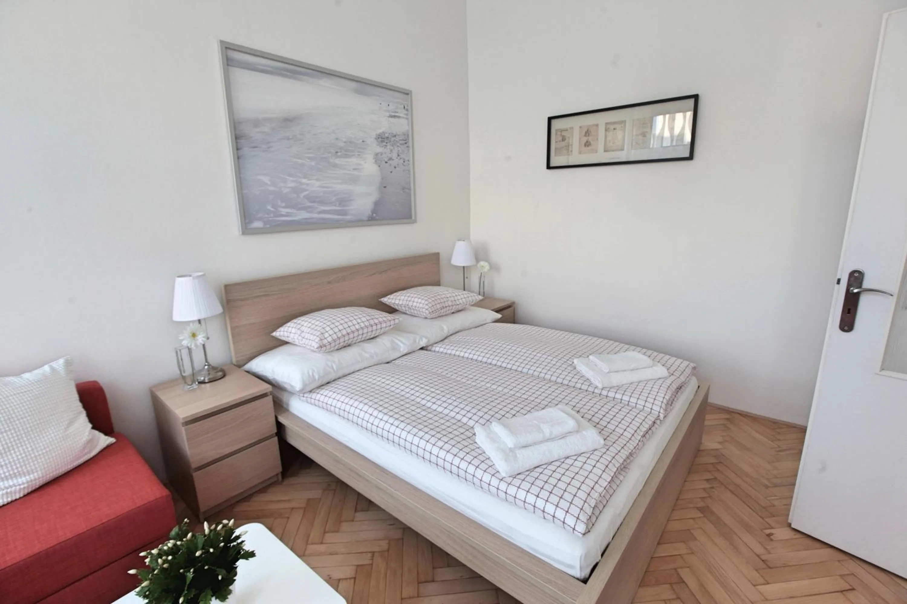 Bedroom, Bed in Angel City Aparthotel