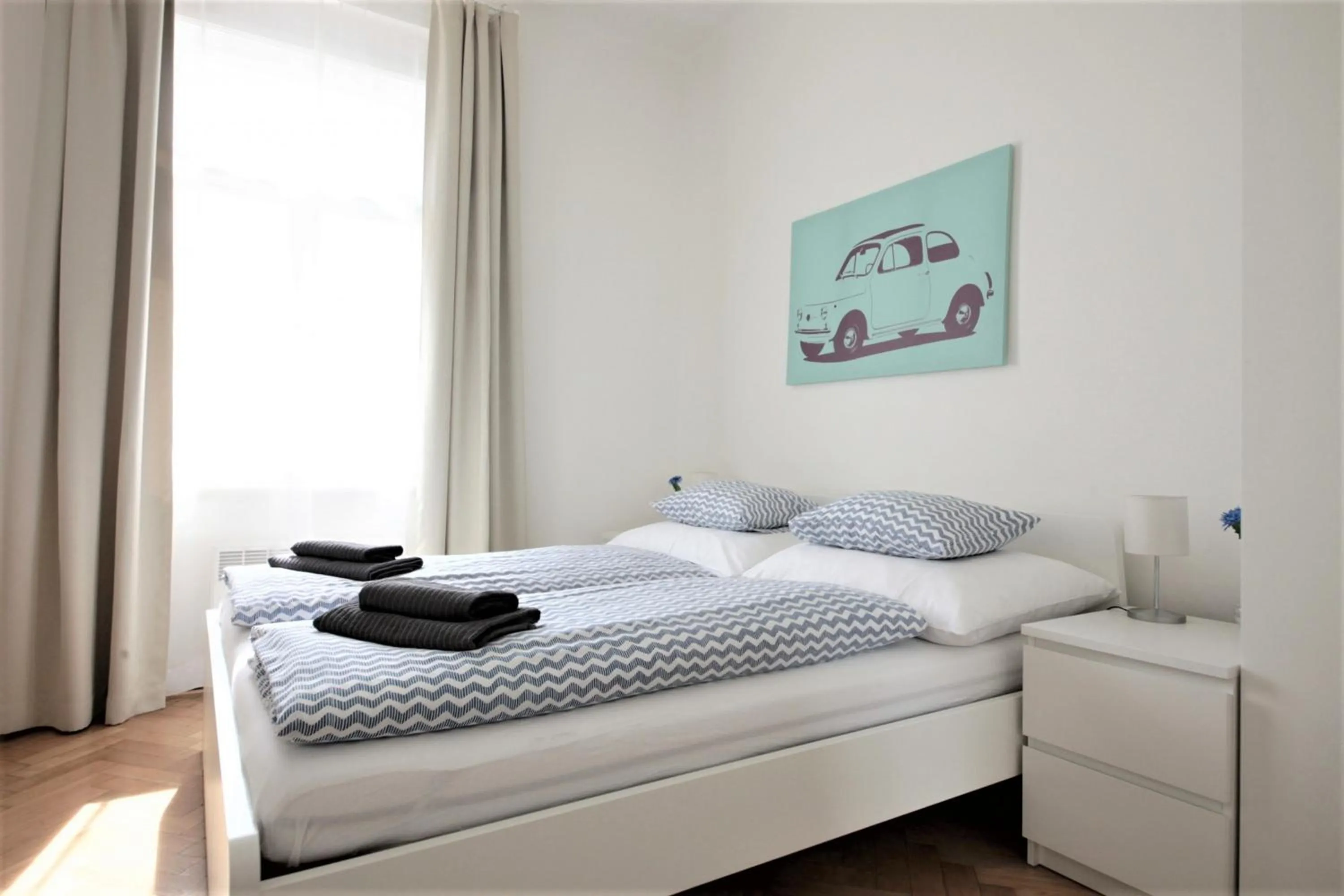 Bed in Angel City Aparthotel