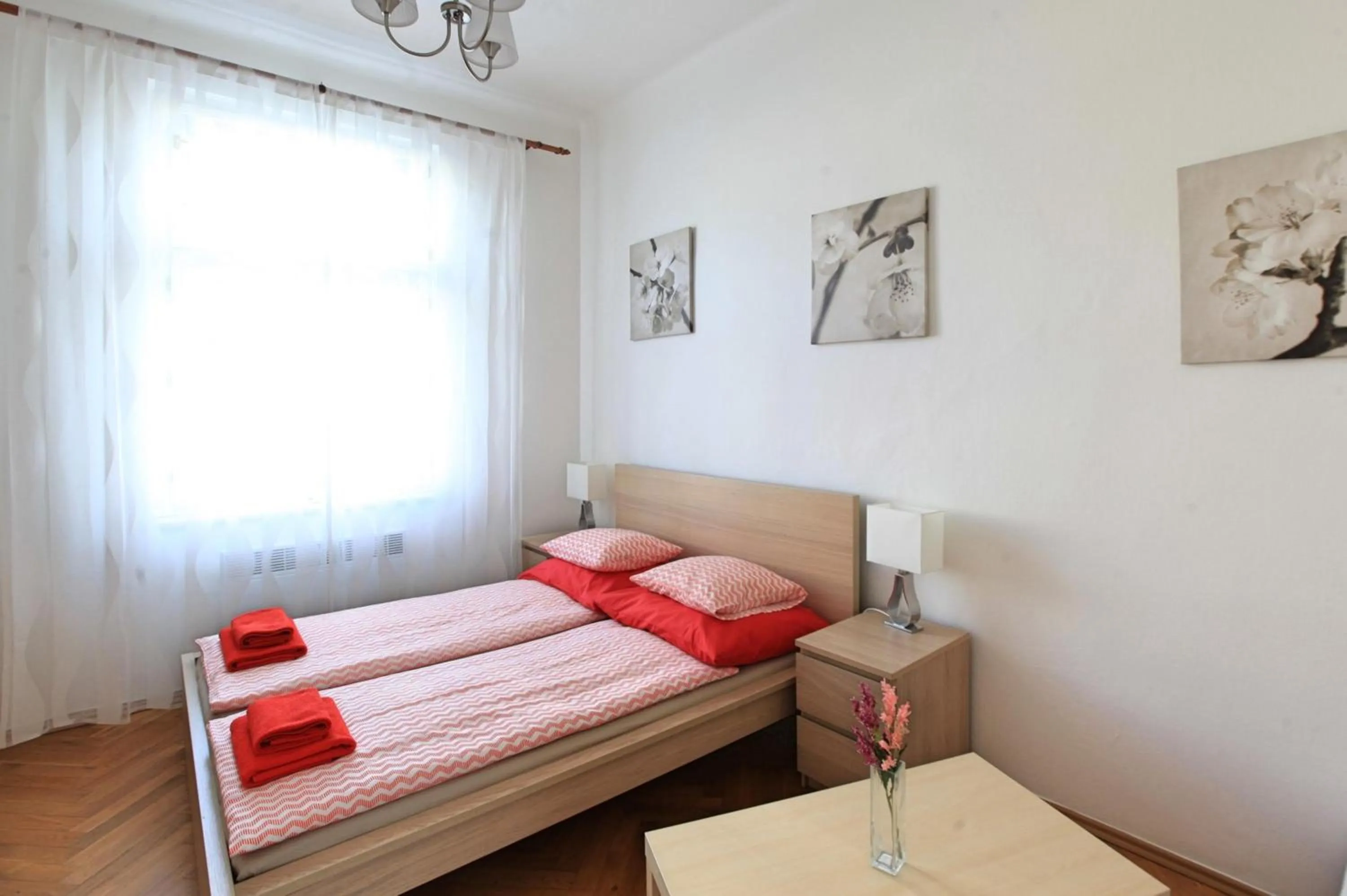 Bedroom, Bed in Angel City Aparthotel