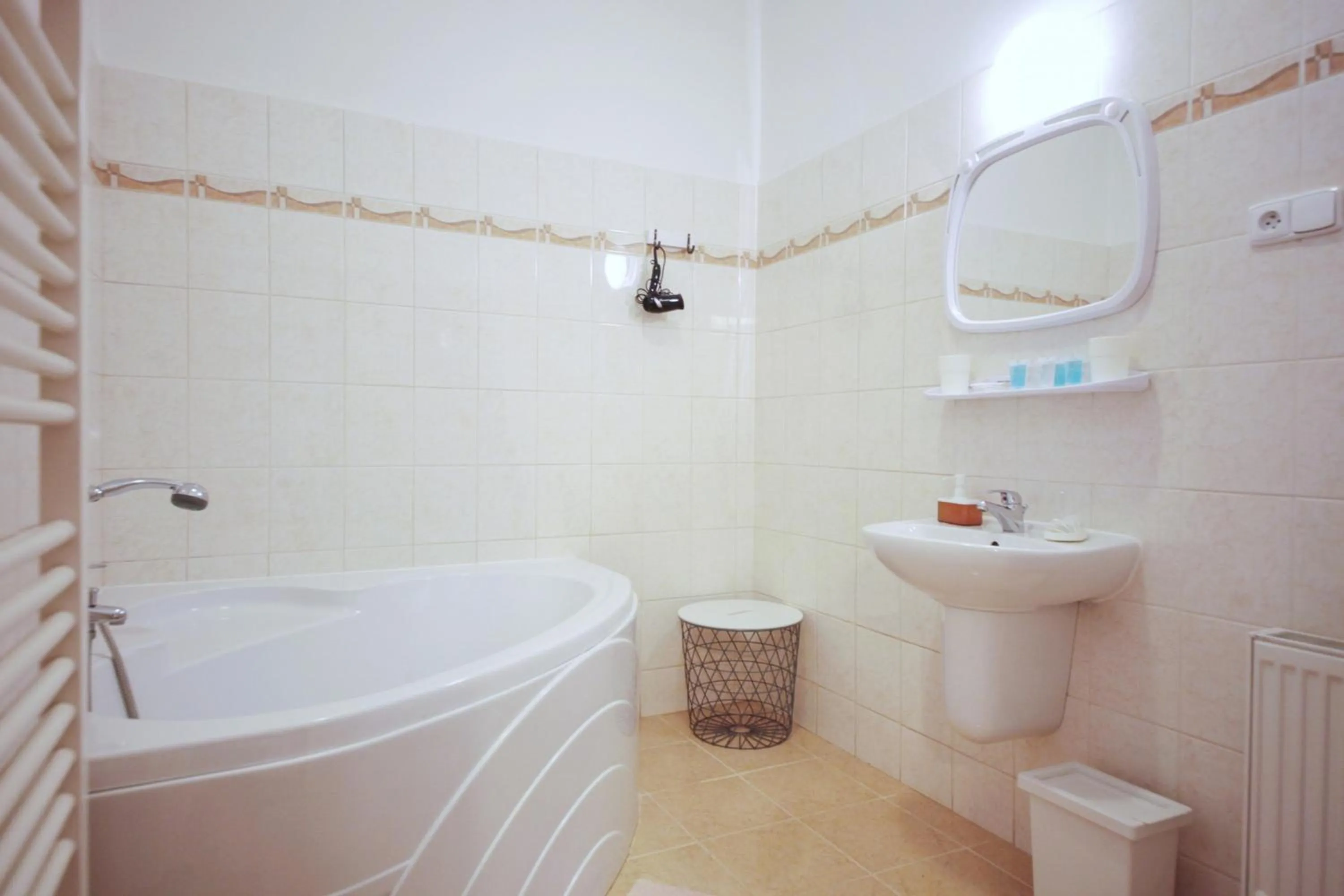 Angel City Aparthotel