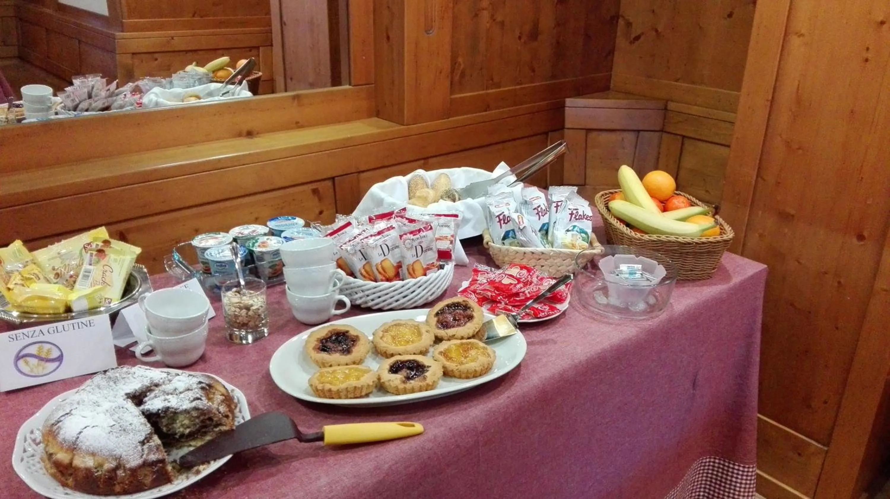 Buffet breakfast in B&B Augusto