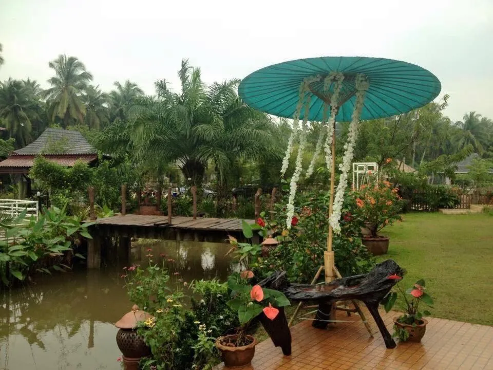 Garden in Ruean Thai Nai Bang by PANSAK Resort